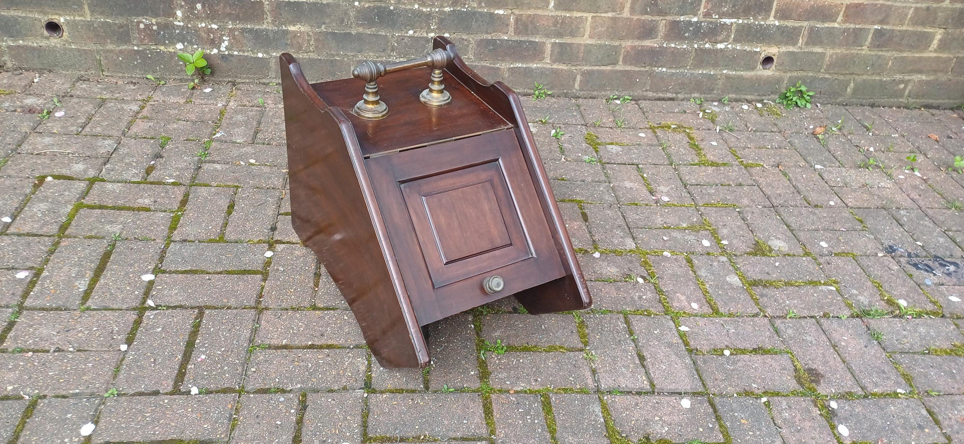 Large Antique Edwardian Mahogany Coal Scuttle With Brass Handle & Metal Liner Vintage Fireside Box Fireplace Bin Kindling Wood Fuel Storage.