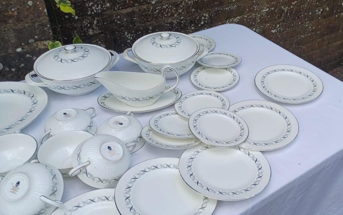 Vintage Wedgwood Fairmont Fine China Dinner Set – Made in England - 26 pieces - 1970s/80s white and silver, black