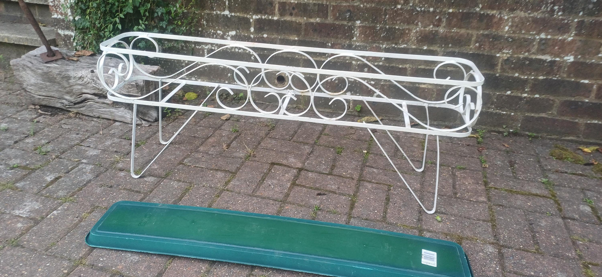 Vintage Retro 50s 60s White Wrought Iron Plant Stand with Green Tray – Shabby Chic Garden Display Rack – French Scroll Patio Planter Holder