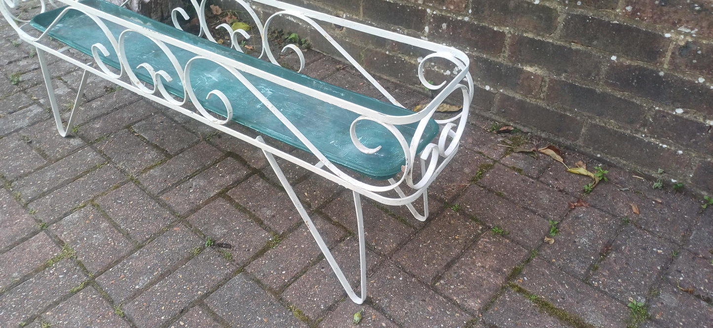Vintage Retro 50s 60s White Wrought Iron Plant Stand with Green Tray – Shabby Chic Garden Display Rack – French Scroll Patio Planter Holder