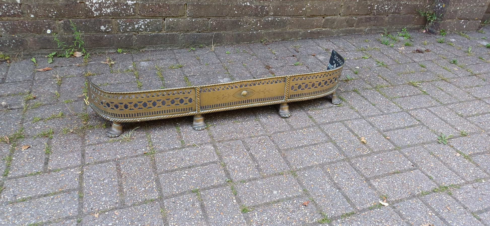 Antique Brass Fireplace Fender With Claw Feet – Georgian Style Pierced Gallery Fire Guard – Large Hearth Surround 19th Century