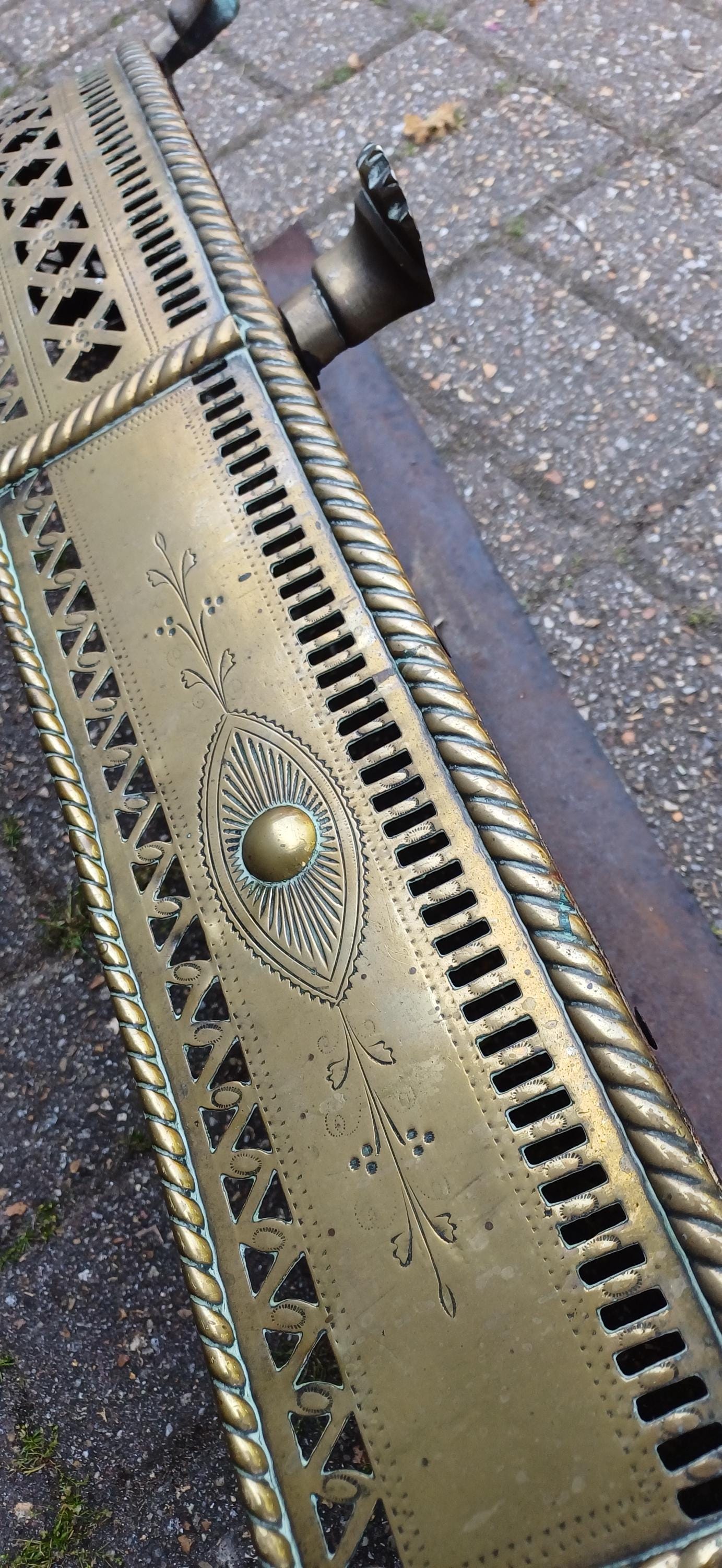 Antique Brass Fireplace Fender With Claw Feet – Georgian Style Pierced Gallery Fire Guard – Large Hearth Surround 19th Century