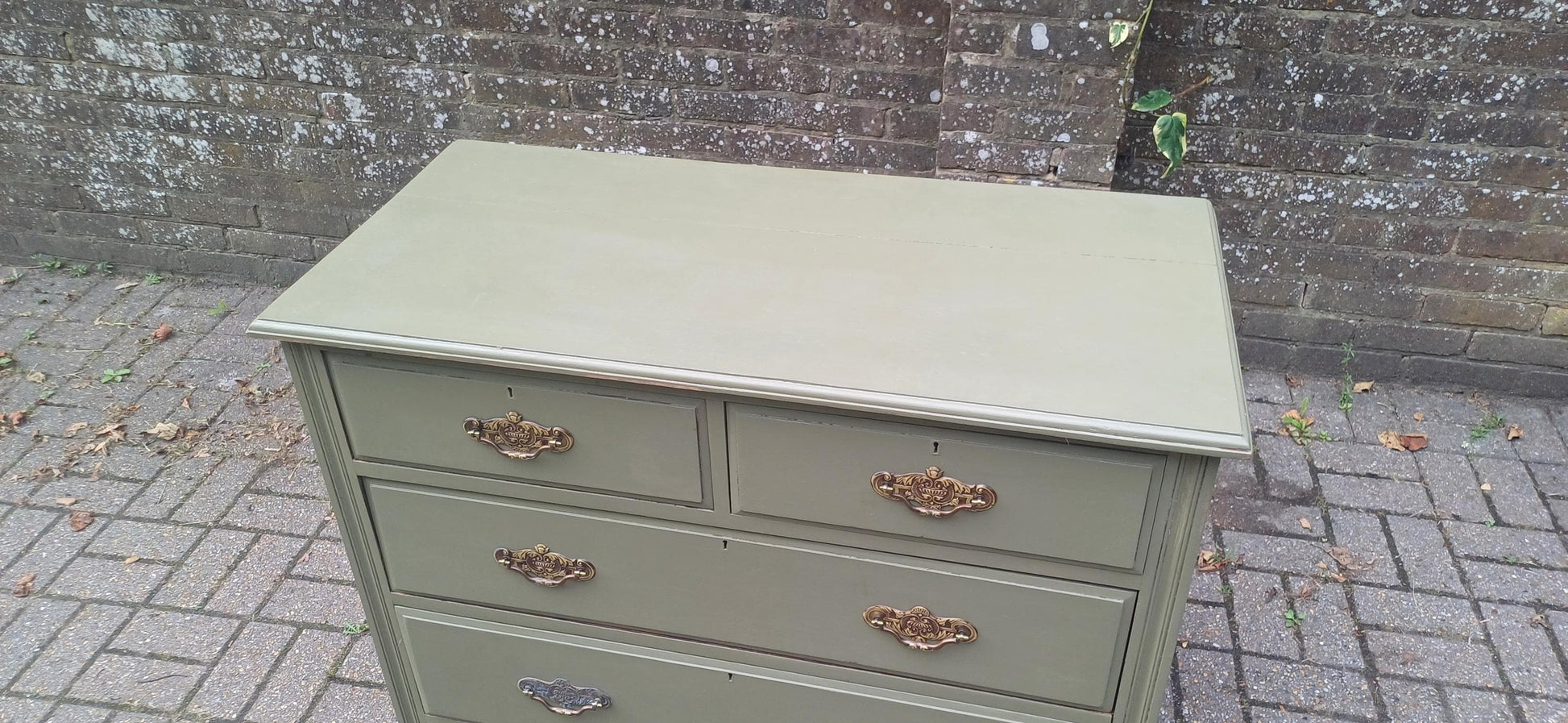 Vintage Olive Green Chest of Drawers Hand-Painted Antique Style Storage with Brass Handles Bedroom Furniture Shabby Chic FREE HAND Delivery