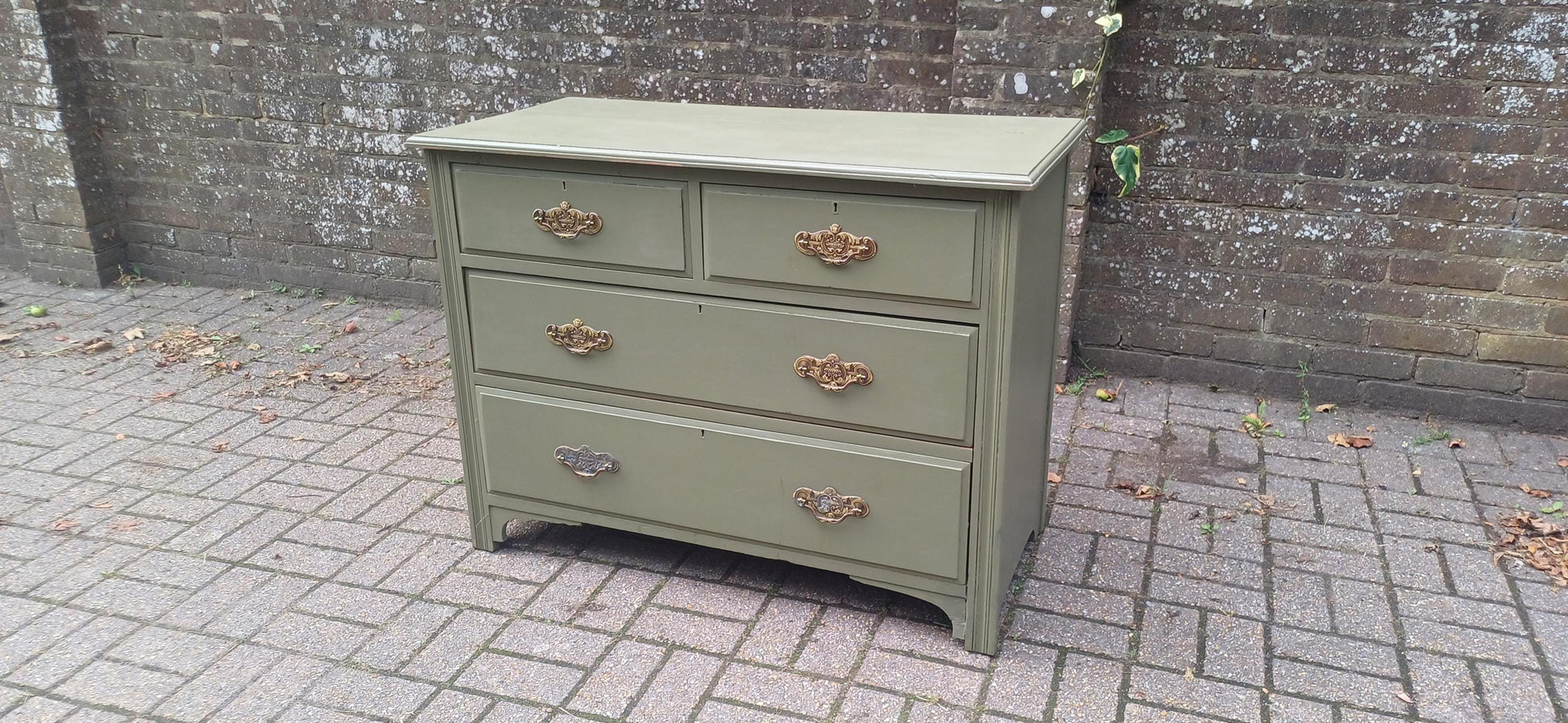 Vintage Olive Green Chest of Drawers Hand-Painted Antique Style Storage with Brass Handles Bedroom Furniture Shabby Chic FREE HAND Delivery