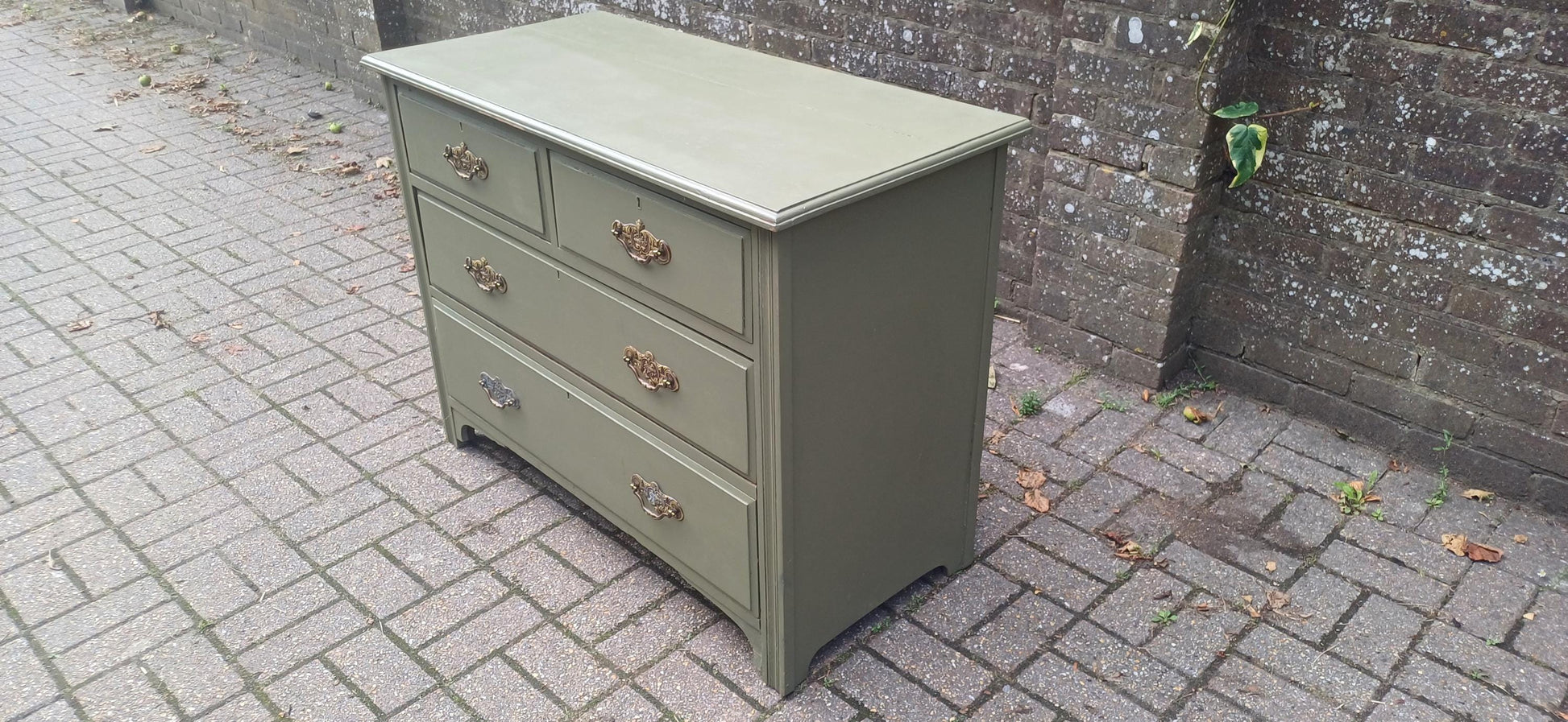 Vintage Olive Green Chest of Drawers Hand-Painted Antique Style Storage with Brass Handles Bedroom Furniture Shabby Chic FREE HAND Delivery