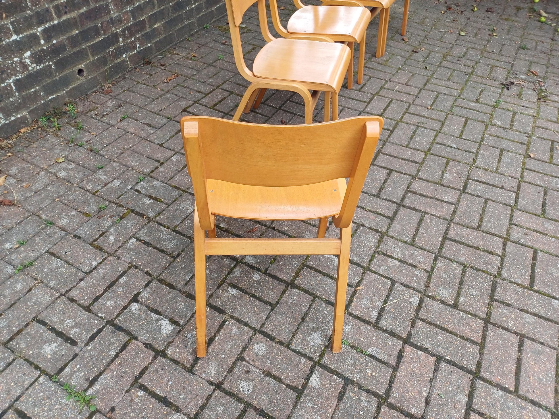 Vintage 1980s Bentwood Plywood Stacking Chairs – Set of 5 Blonde Beech Kitchen or Café Chairs, Retro Modernist Design FREE HAND Delivery