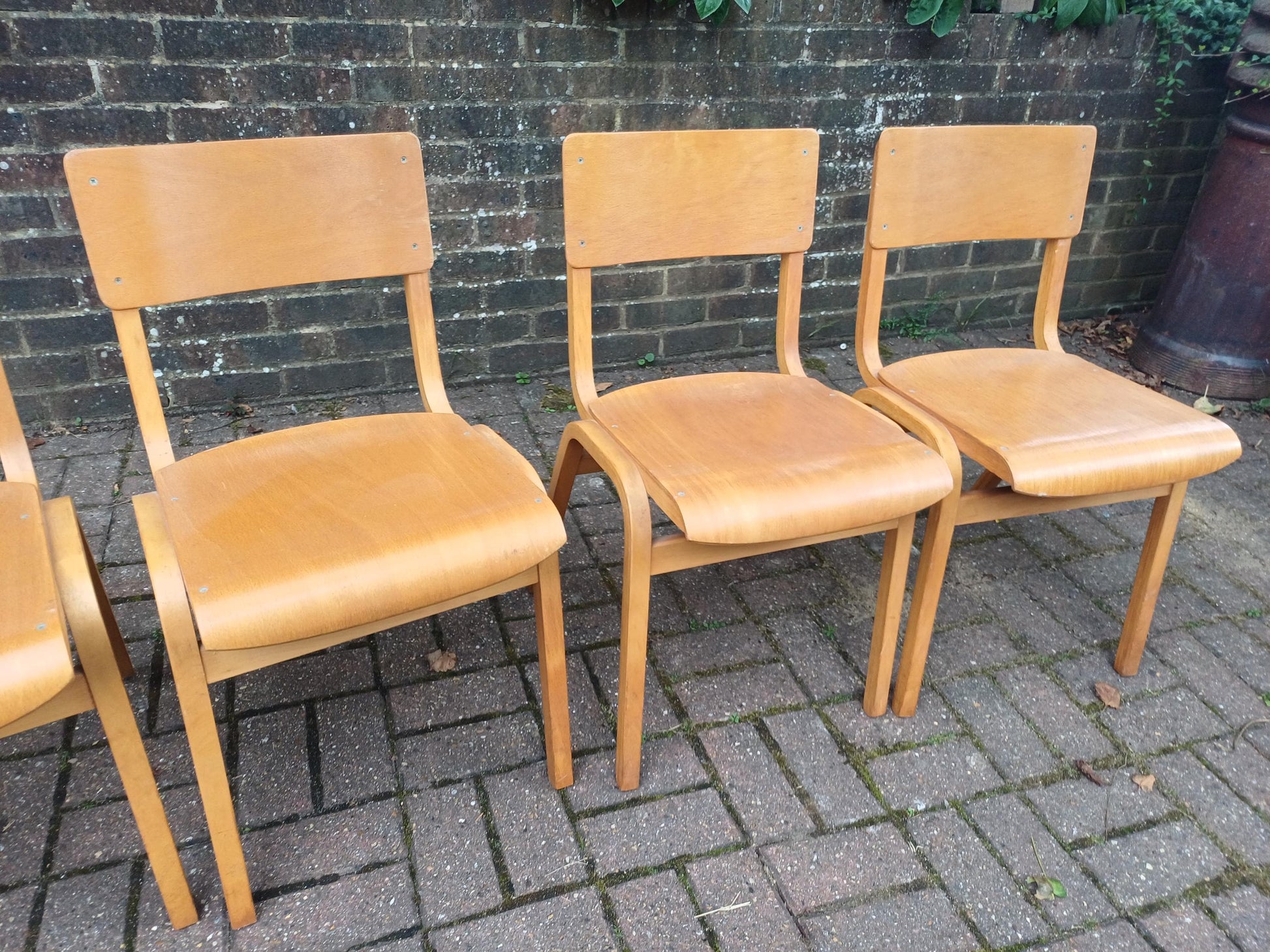 Vintage 1980s Bentwood Plywood Stacking Chairs – Set of 5 Blonde Beech Kitchen or Café Chairs, Retro Modernist Design FREE HAND Delivery