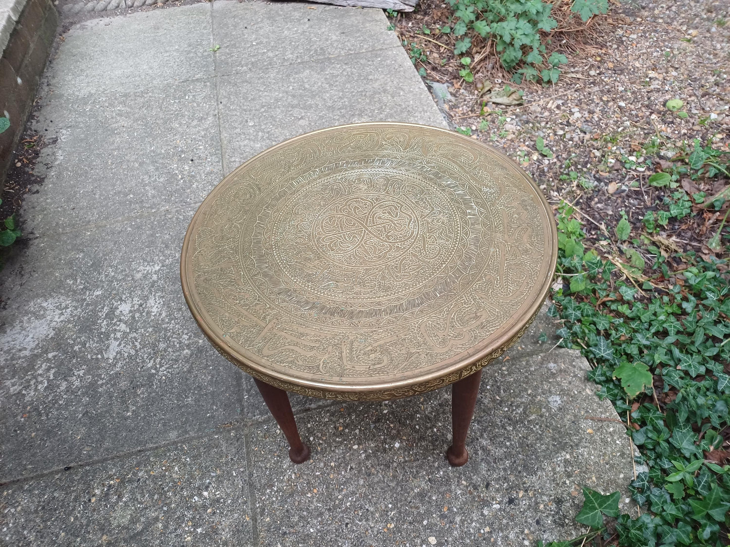 Vintage Middle Eastern Brass Tray Table – Hand-Engraved Islamic Calligraphy Moorish Moroccan Style