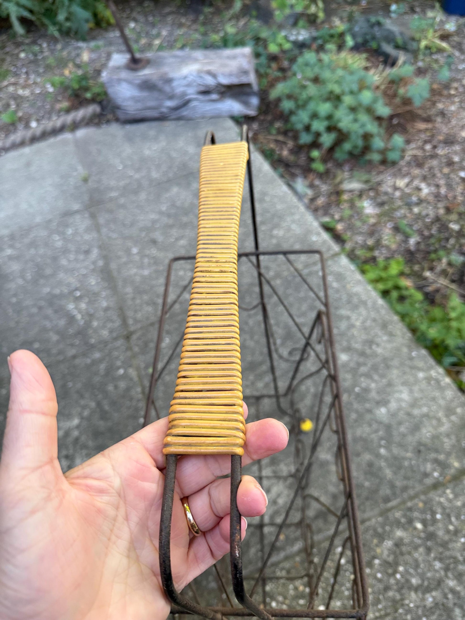 Vintage 1950s Wire Magazine Rack – Mid-Century Scrollwork Storage Stand with original Yellow Feet & Handle, vintage storage rack - towels?