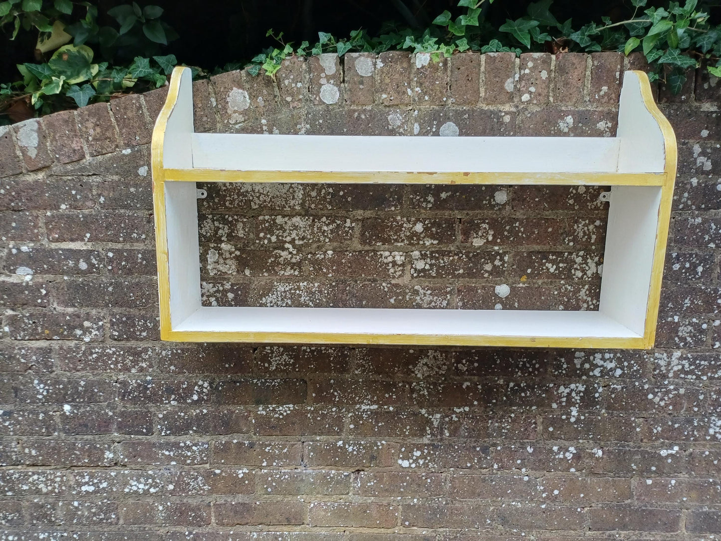 Hand Painted Wooden Vintage Wall Shelf Farrow & Ball Wimborne White with Gold Trim Shabby Chic Bookshelf Wall Mounted Open Storage Display