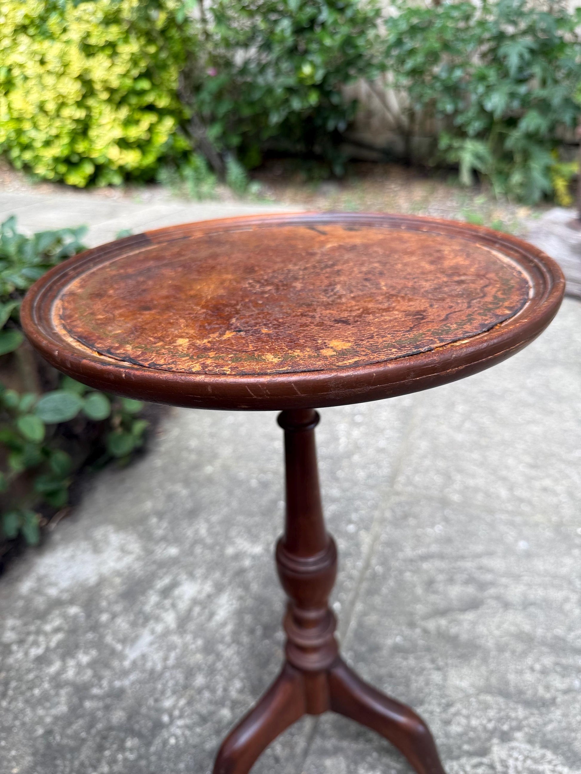 Shabby Vintage Wine Table, Round Tripod Side Table with Leather Inlay, Rustic Patina, upcycle project, Country House Style