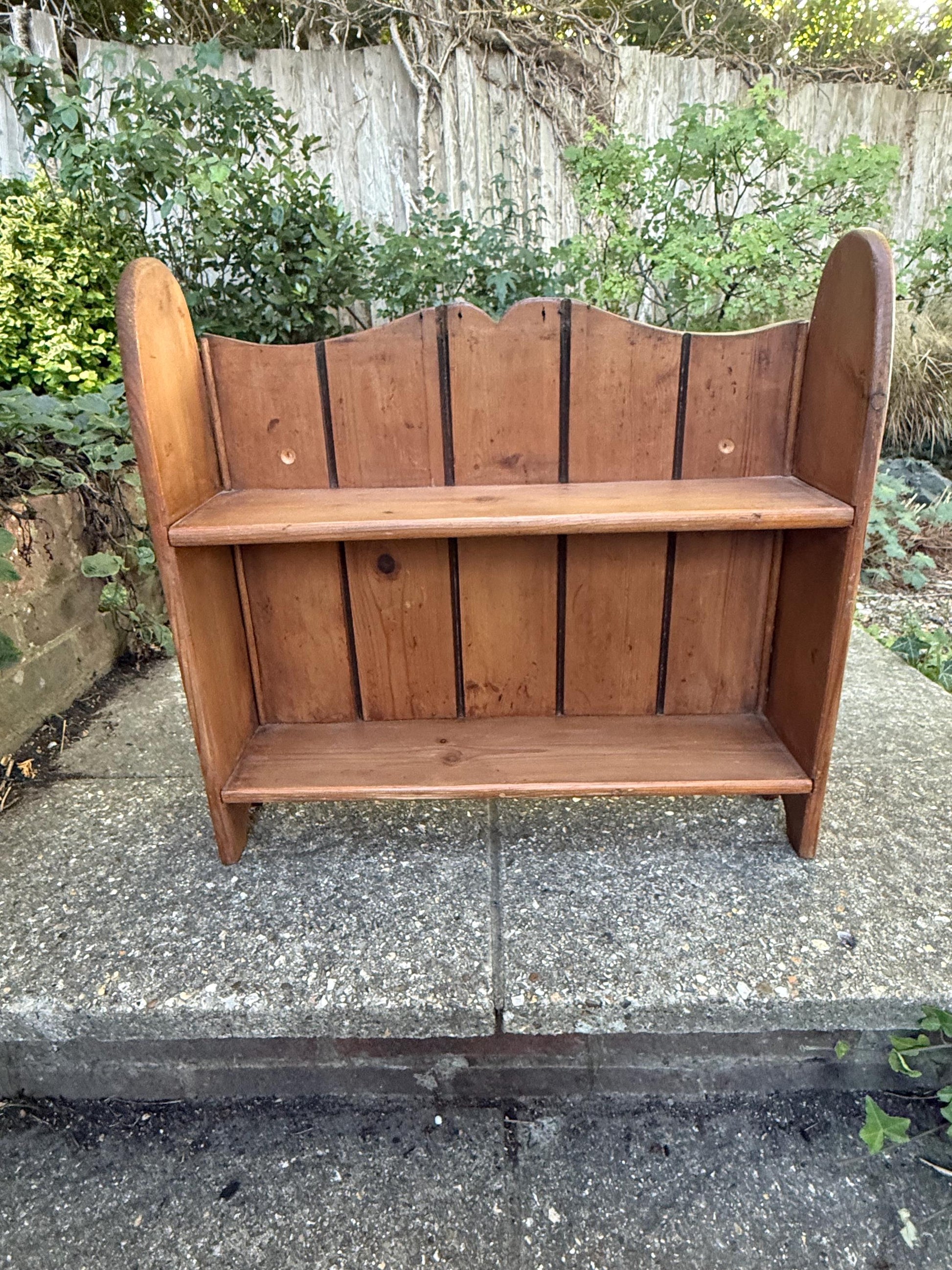 Vintage Rustic Pine Wall Shelf Unit – 2 Tier Wooden Display Storage, Scalloped Back, Country Farmhouse Cottagecore Kitchen Living Room Decor