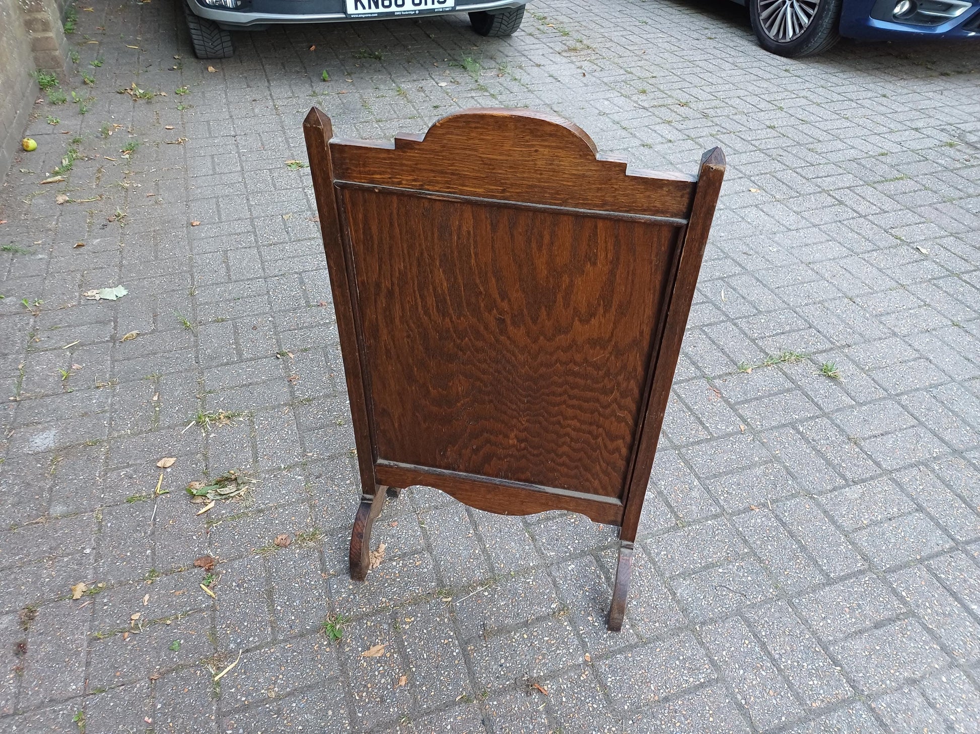 Antique Oak Arts and Crafts Firescreen with Decorative Carved Panel – Vintage Early 20th Century Fireplace Guard
