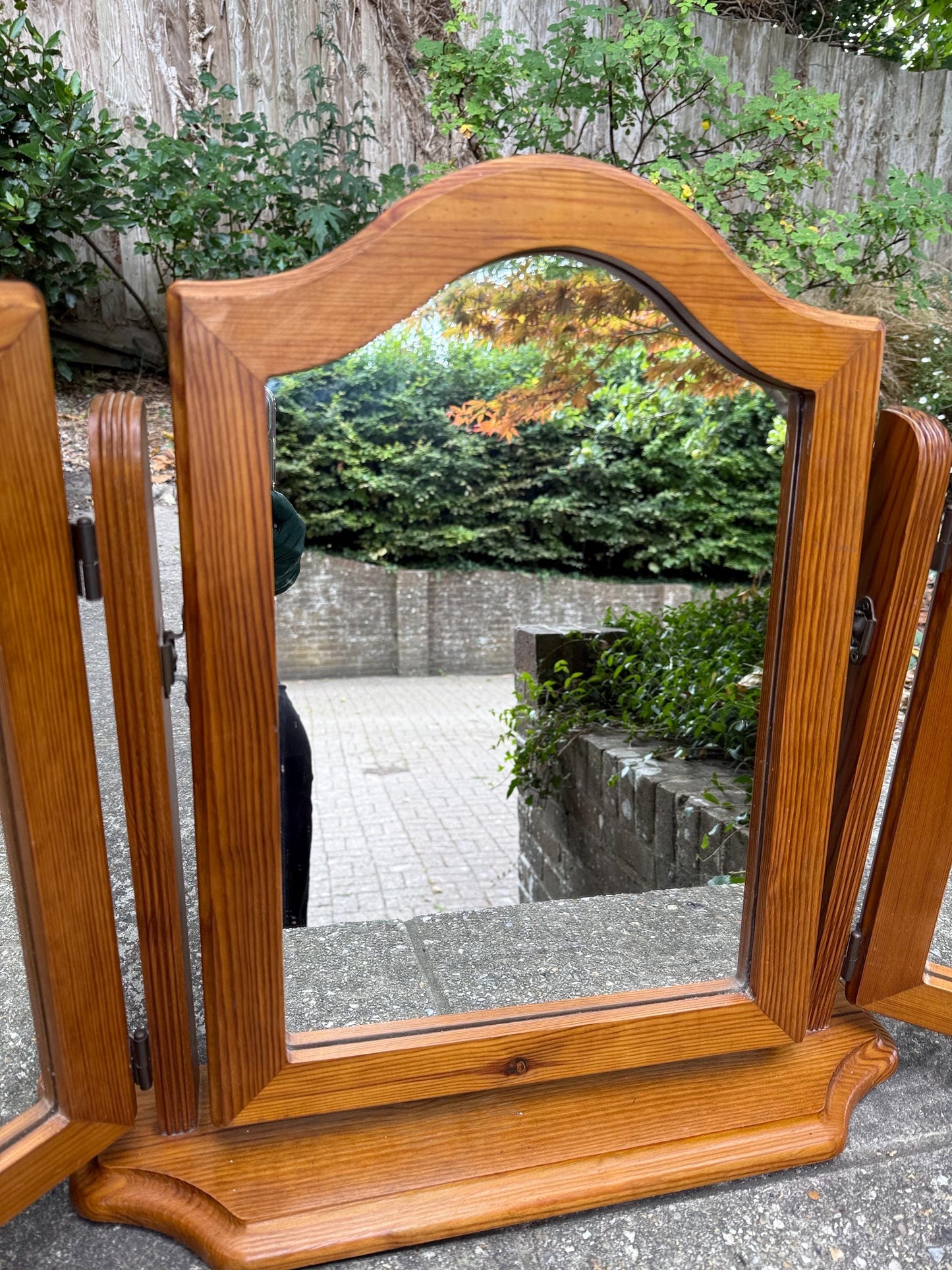 Vintage pine triple vanity mirror, rustic dressing table trifold mirror with arched centre and hinged side panels, 1980s pine mirror