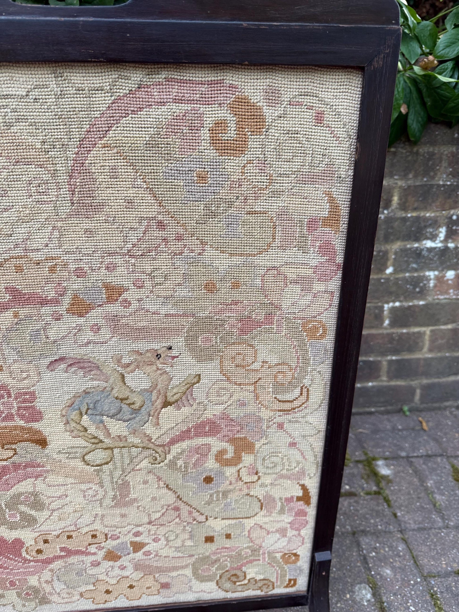 Antique Wooden Mahogany Fire Screen with Intricate Detailed Needlepoint Tapestry – Early 1900s Hand-Stitched Fireside Panel, Original Frame