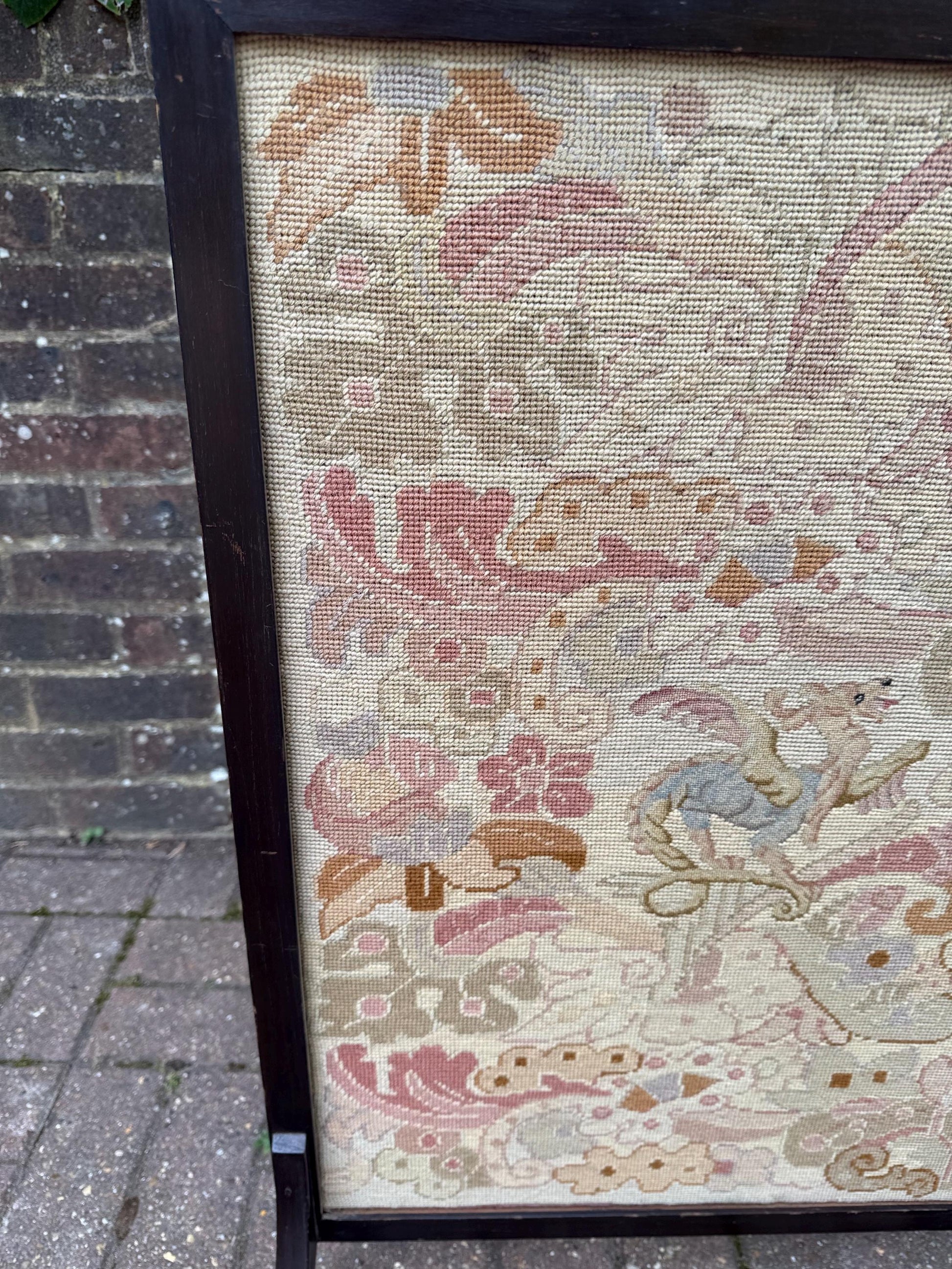 Antique Wooden Mahogany Fire Screen with Intricate Detailed Needlepoint Tapestry – Early 1900s Hand-Stitched Fireside Panel, Original Frame