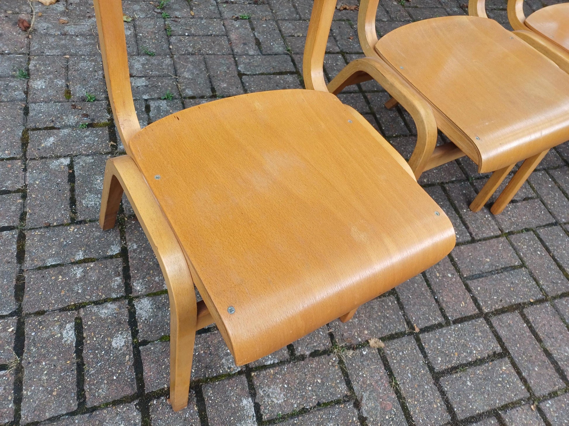 Vintage 1980s Bentwood Plywood Stacking Chairs – Set of 5 Blonde Beech Kitchen or Café Chairs, Retro Modernist Design FREE HAND Delivery