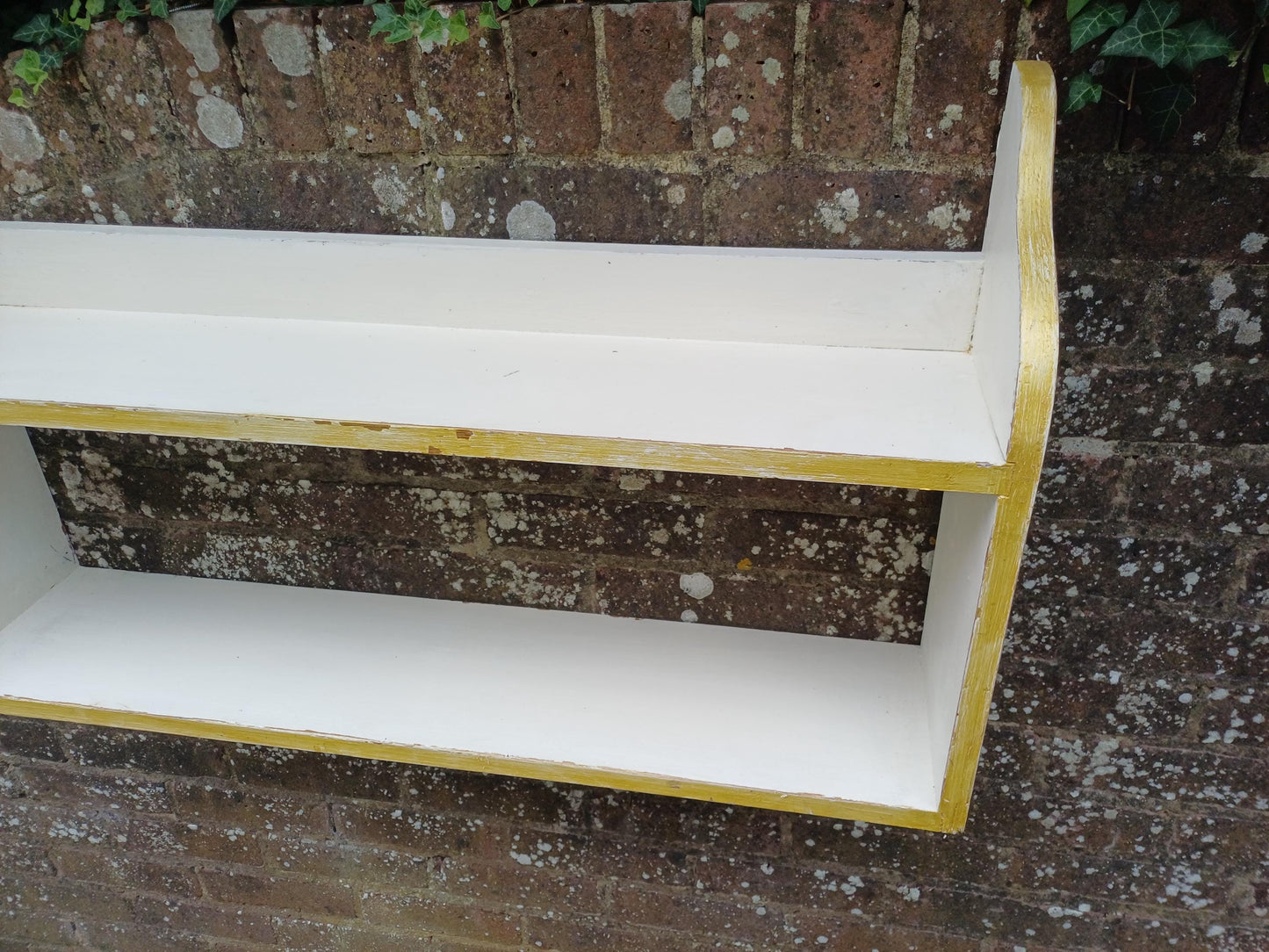 Hand Painted Wooden Vintage Wall Shelf Farrow & Ball Wimborne White with Gold Trim Shabby Chic Bookshelf Wall Mounted Open Storage Display