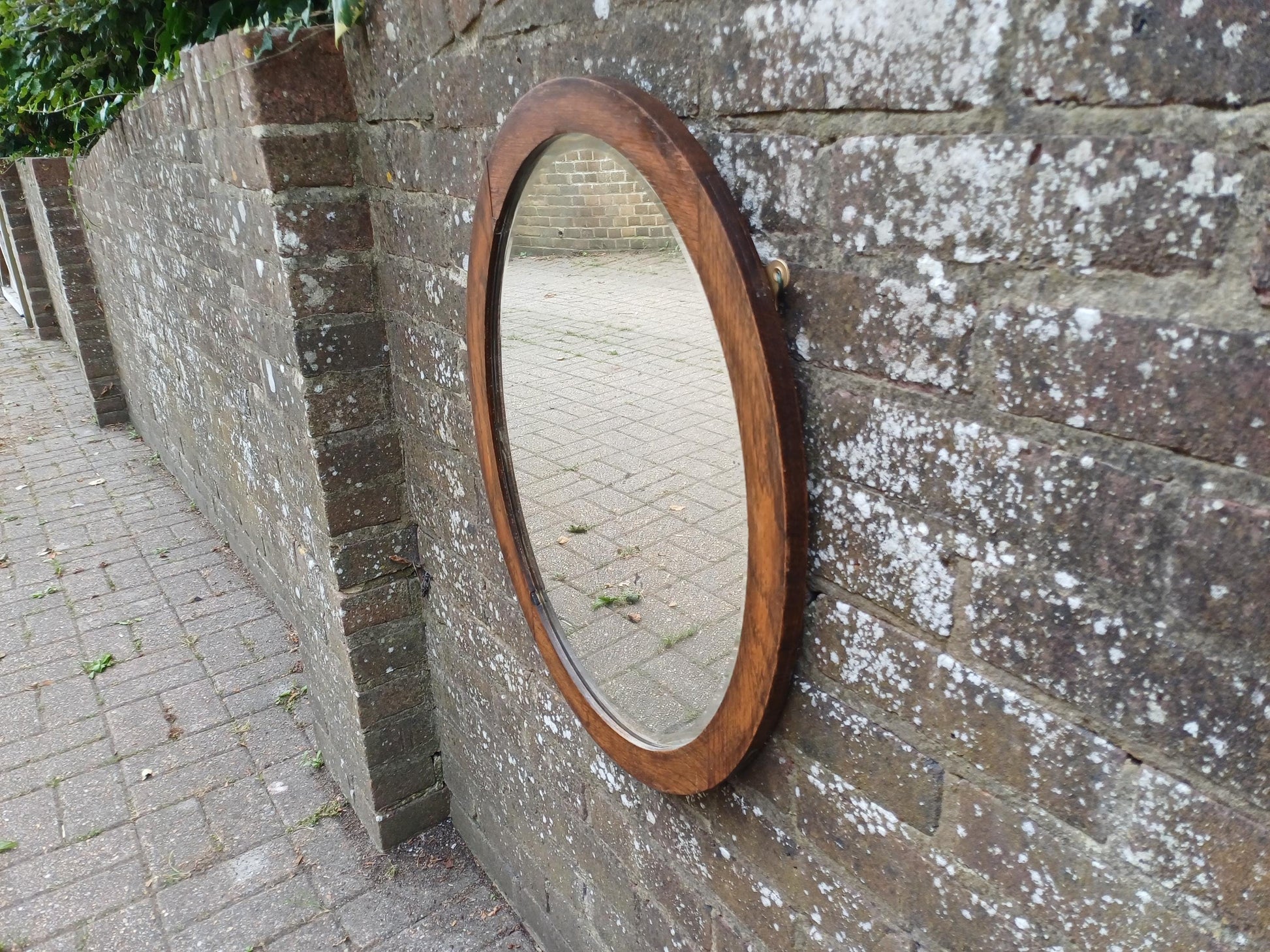 Antique Oak Oval Wall Mirror with Original Bevelled Glass and Patina – Early 20th Century Arts & Crafts Style