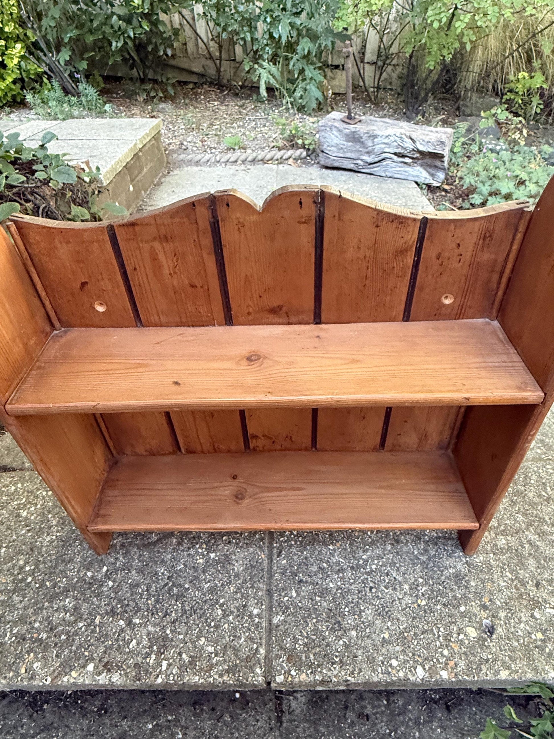 Vintage Rustic Pine Wall Shelf Unit – 2 Tier Wooden Display Storage, Scalloped Back, Country Farmhouse Cottagecore Kitchen Living Room Decor
