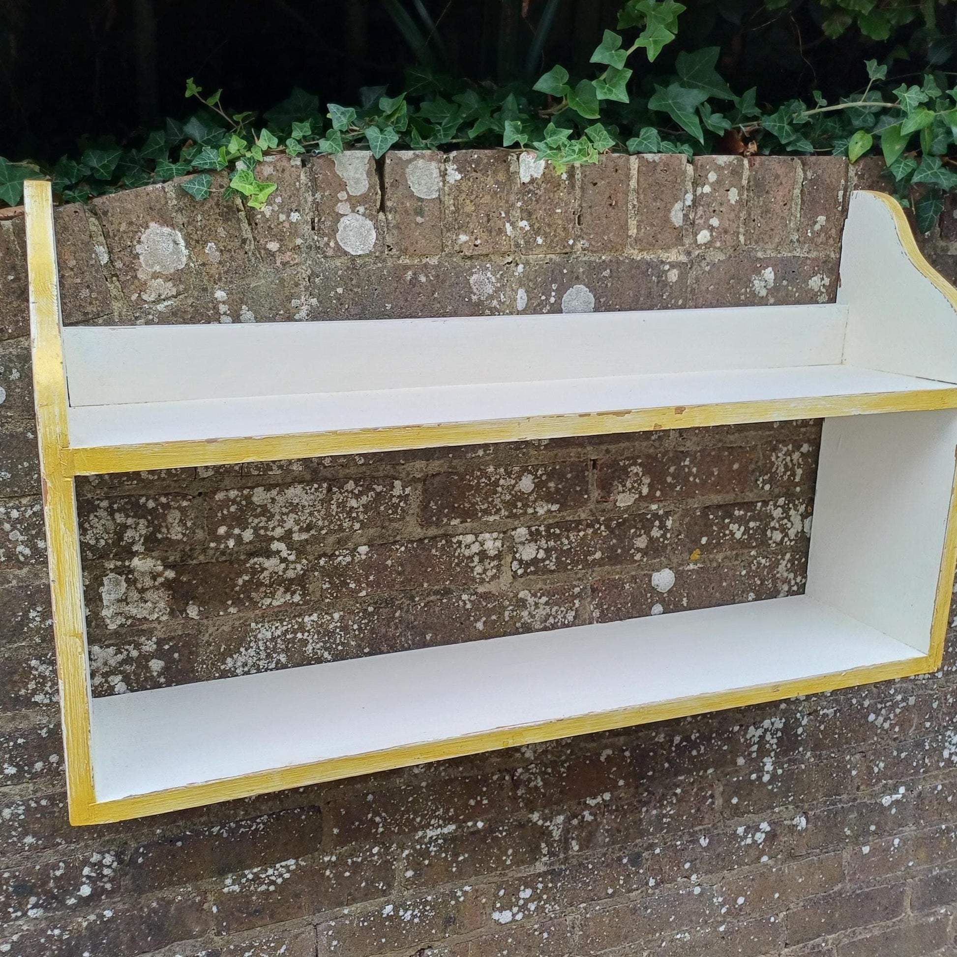 Hand Painted Wooden Vintage Wall Shelf Farrow & Ball Wimborne White with Gold Trim Shabby Chic Bookshelf Wall Mounted Open Storage Display