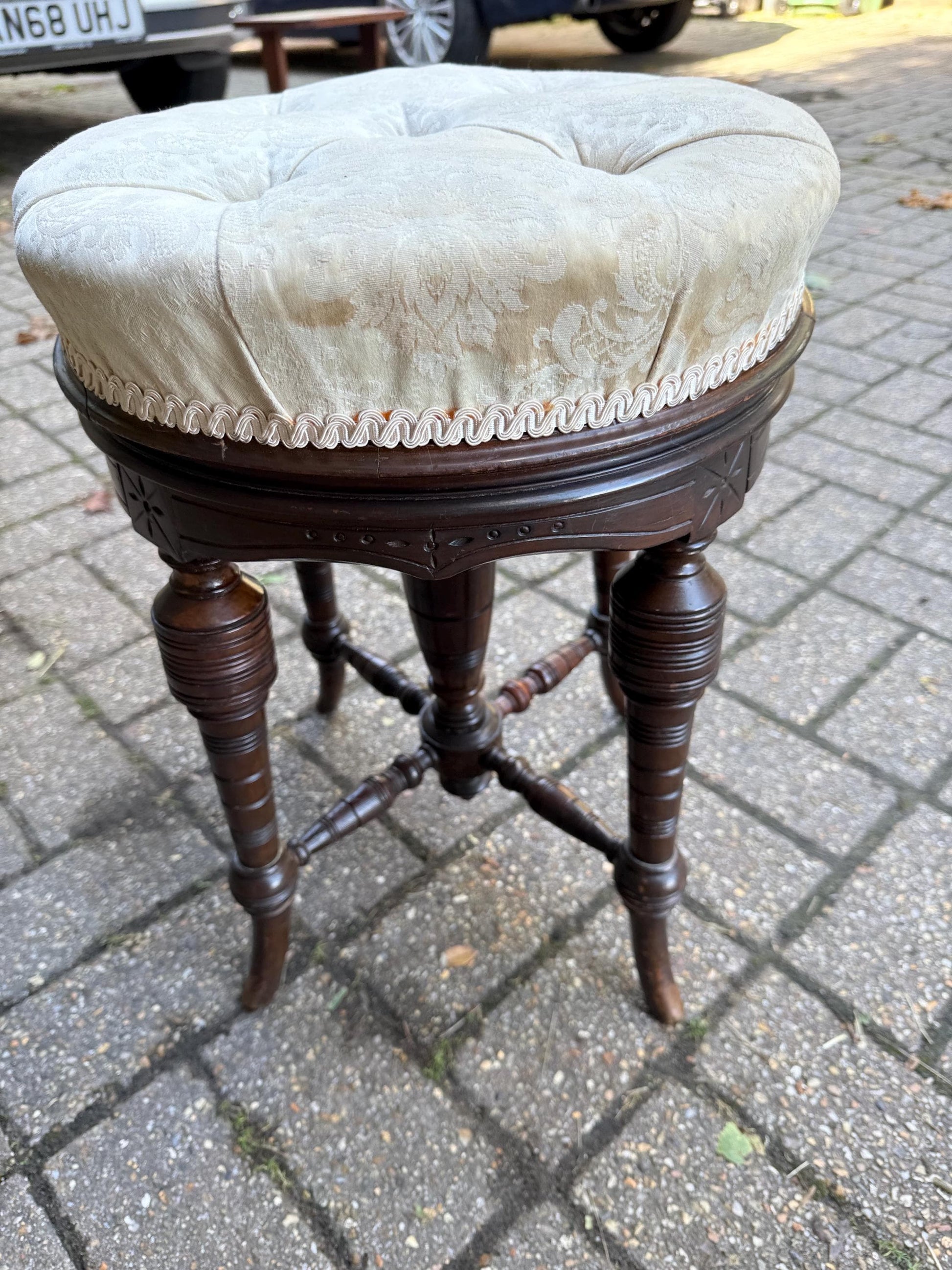 Antique Victorian Adjustable Piano Stool – Carved Mahogany with Tufted Upholstered Seat, 19th Century