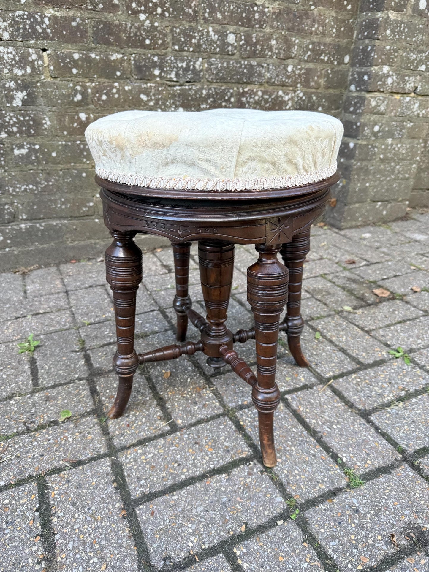 Antique Victorian Adjustable Piano Stool – Carved Mahogany with Tufted Upholstered Seat, 19th Century