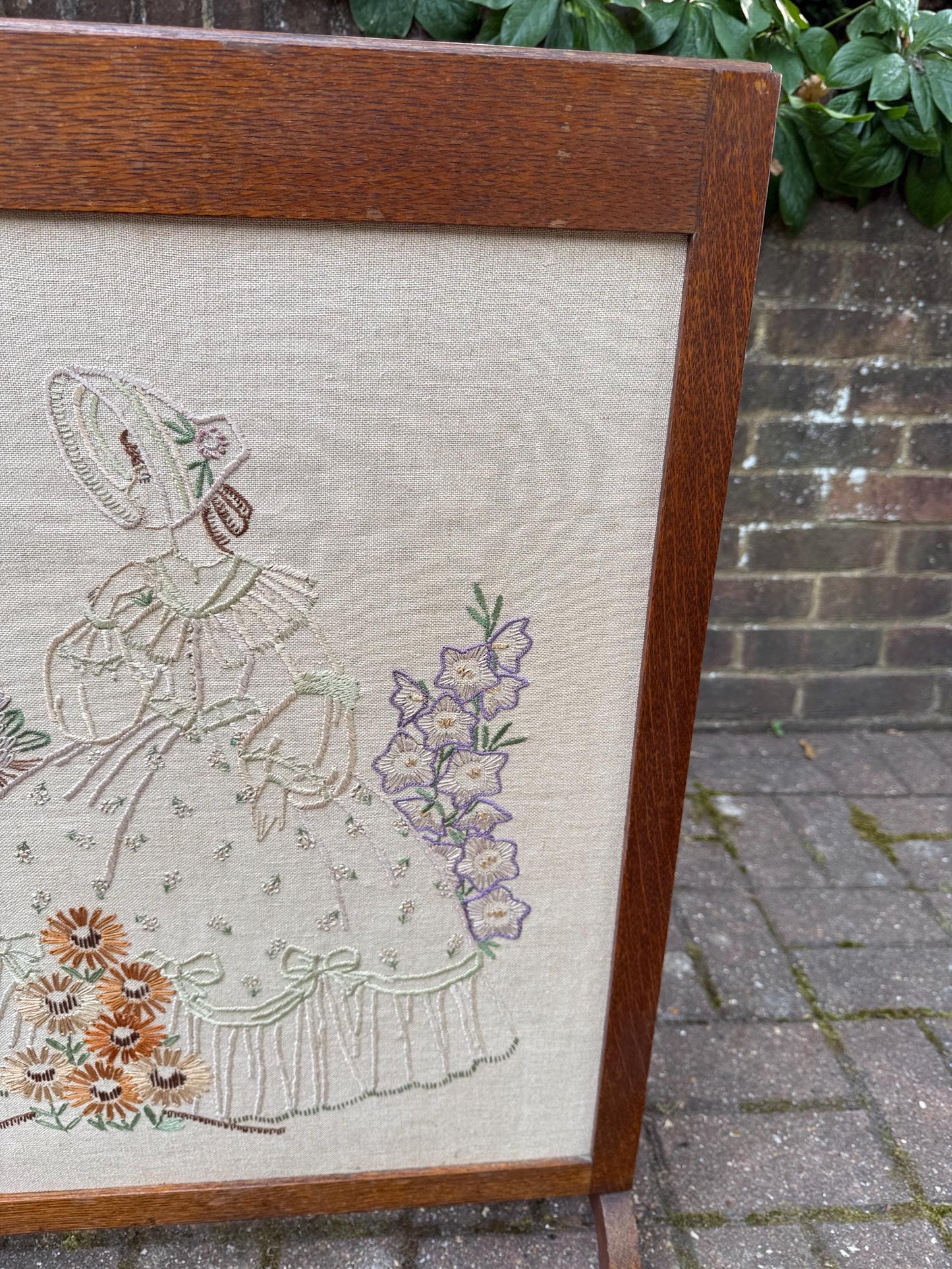 Vintage Oak Fire Screen with Hand-Embroidered Lady & Flowers – Early 20thC Needlework Fireside Panel, Antique Oak fire screen, No Glass