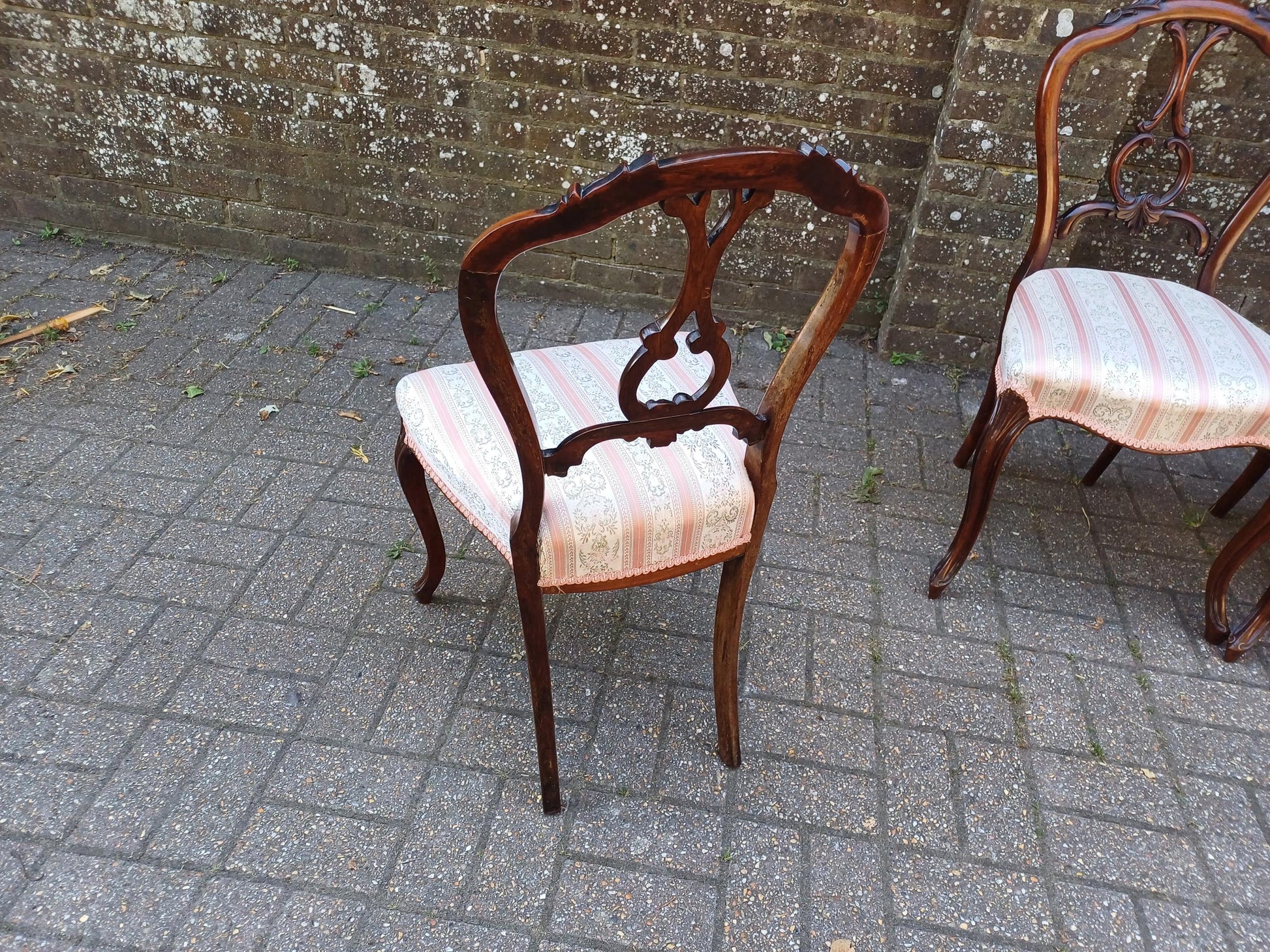 Set of 4 Antique Victorian Balloon Back Dining Chairs – Carved Rosewood with Cabriole Legs & Upholstered Seats c.1860 FREE HAND Delivery VGC