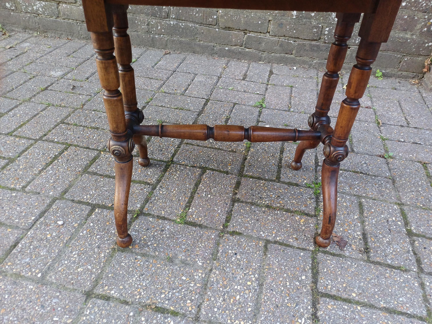 Antique Mahogany Victorian Drop Leaf Sutherland Pembroke Side Table c1880 Compact Occasional Lamp Table with Turned Legs Occasional