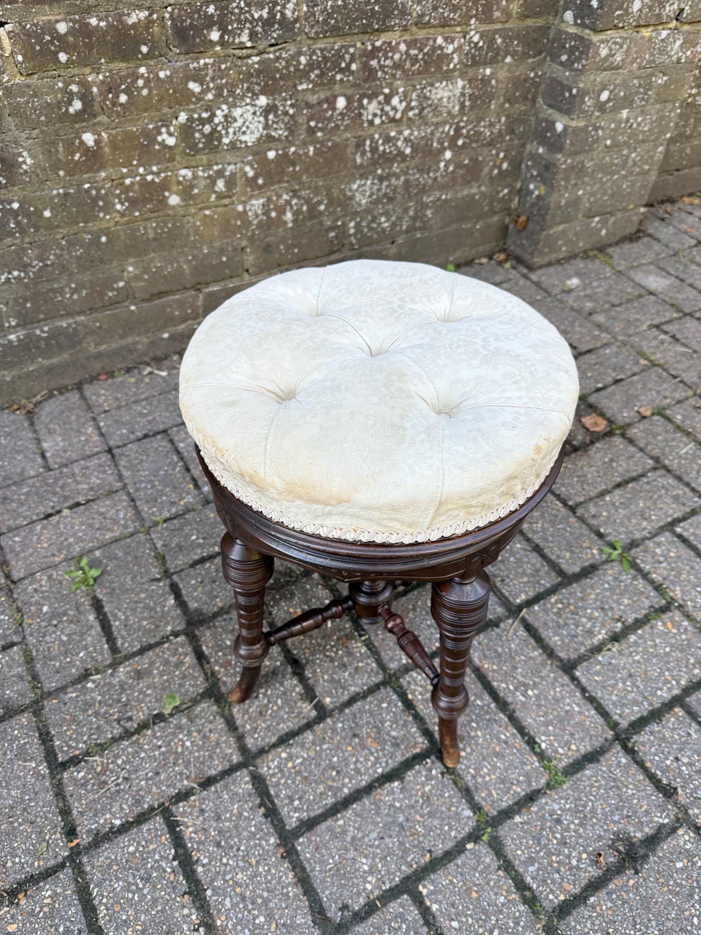 Antique Victorian Adjustable Piano Stool – Carved Mahogany with Tufted Upholstered Seat, 19th Century