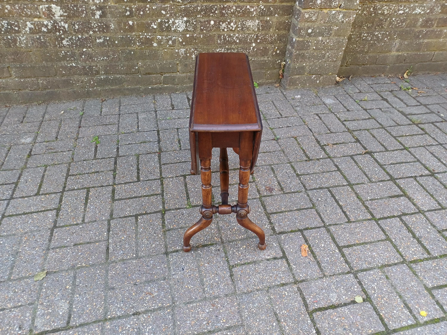 Antique Mahogany Victorian Drop Leaf Sutherland Pembroke Side Table c1880 Compact Occasional Lamp Table with Turned Legs Occasional