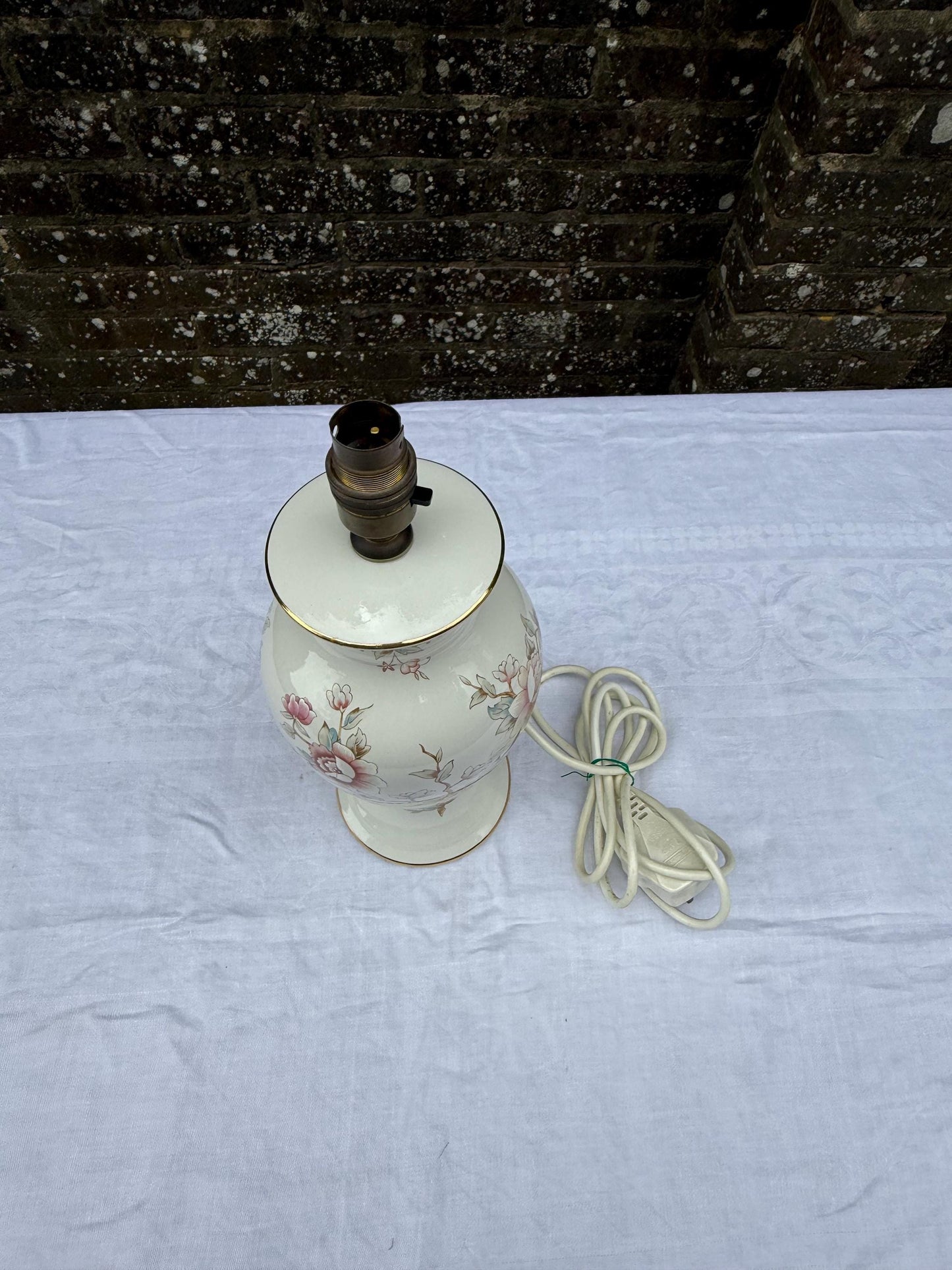 Vintage Goodson Lighting White Ceramic Lamp, 1980s White Hexagonal Table Lamp, British Retro Lighting Collectible - PAT tested and working