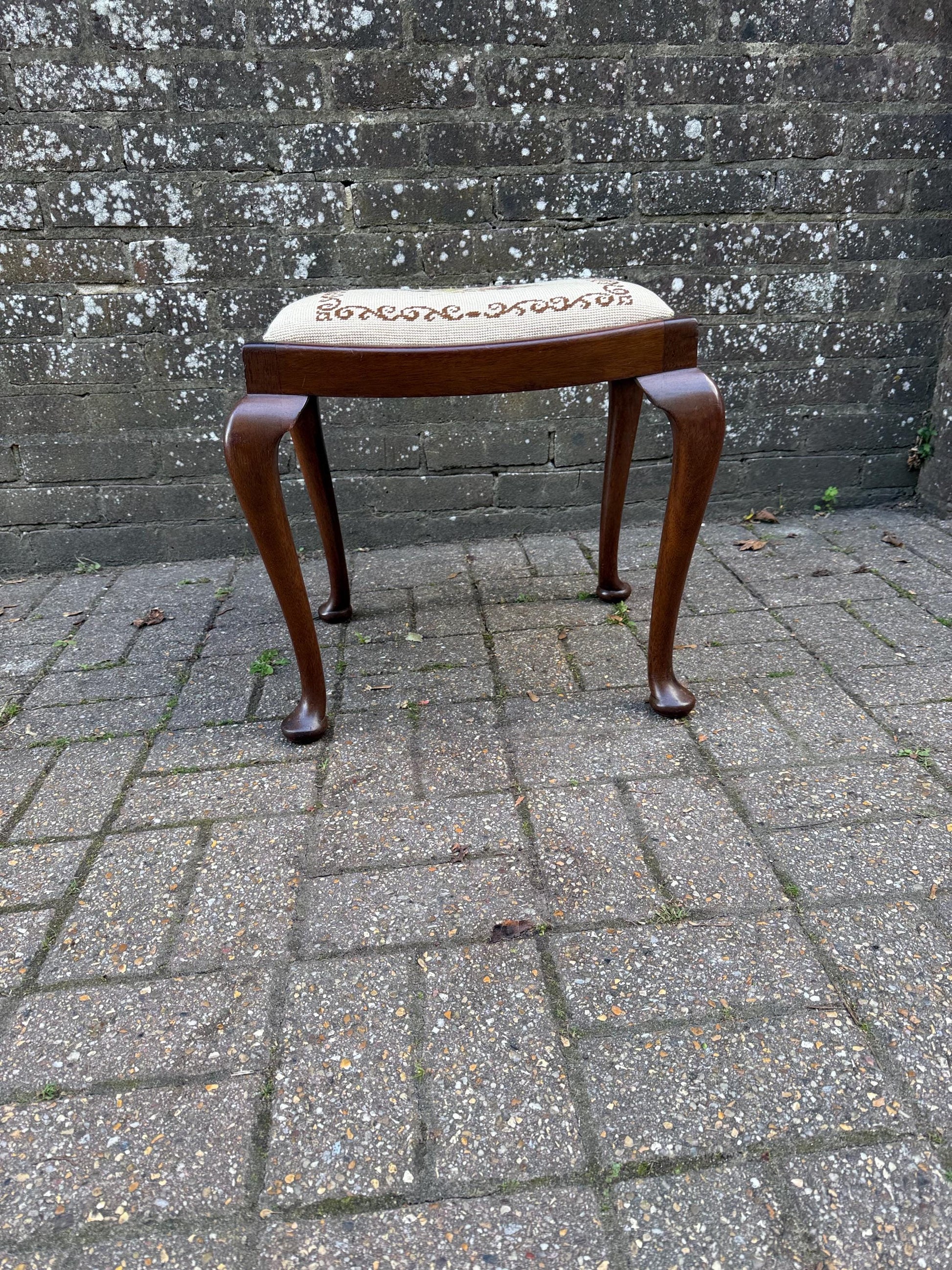 Antique Style Needlepoint Footstool with Cabriole Legs – Vintage 1930s–1950s Wooden Stool with Hand-Worked Floral Tapestry Seat
