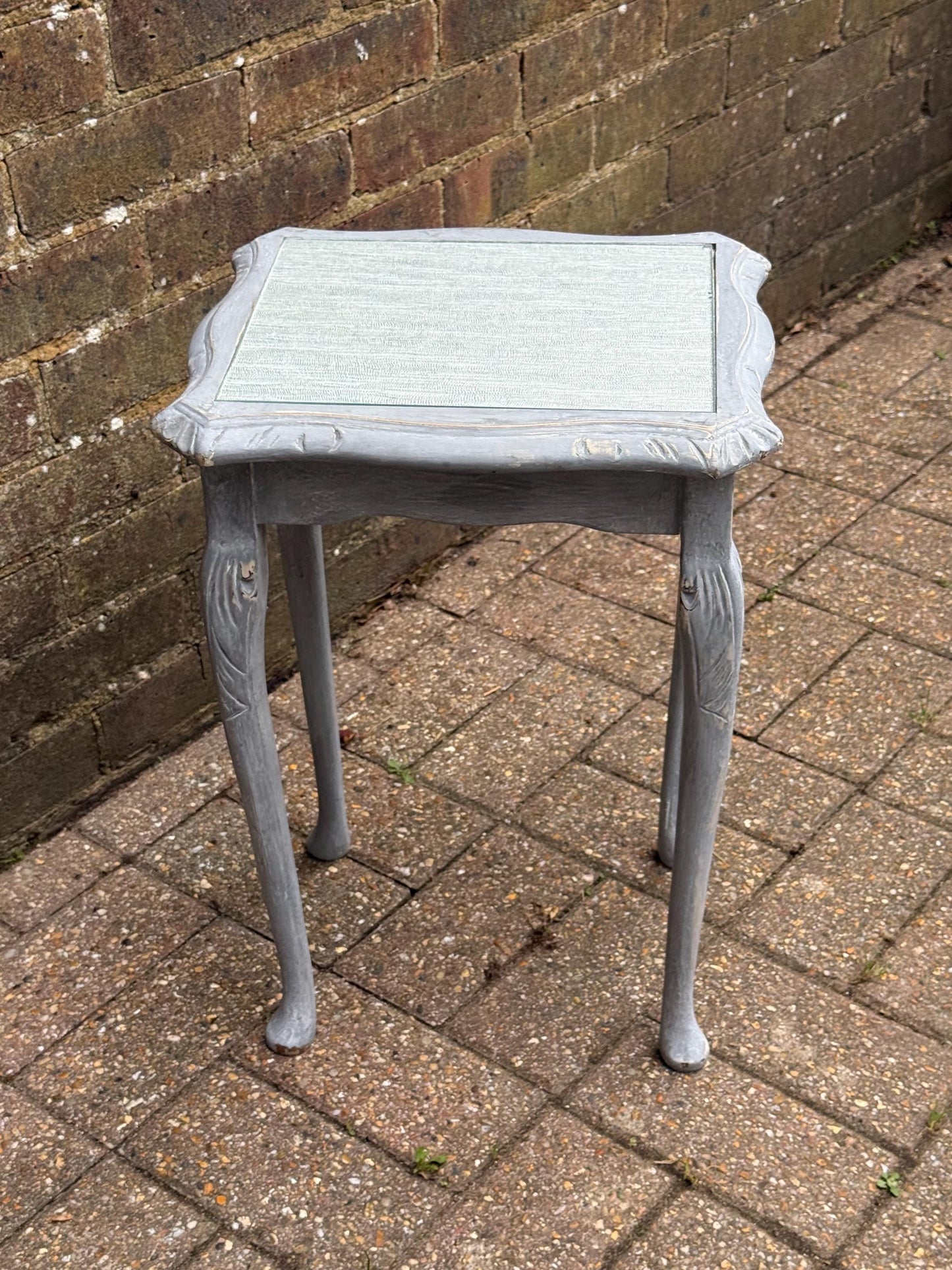 Delightful vintage shabby chic grey painted table - plant stand, lamp table, side table, small table