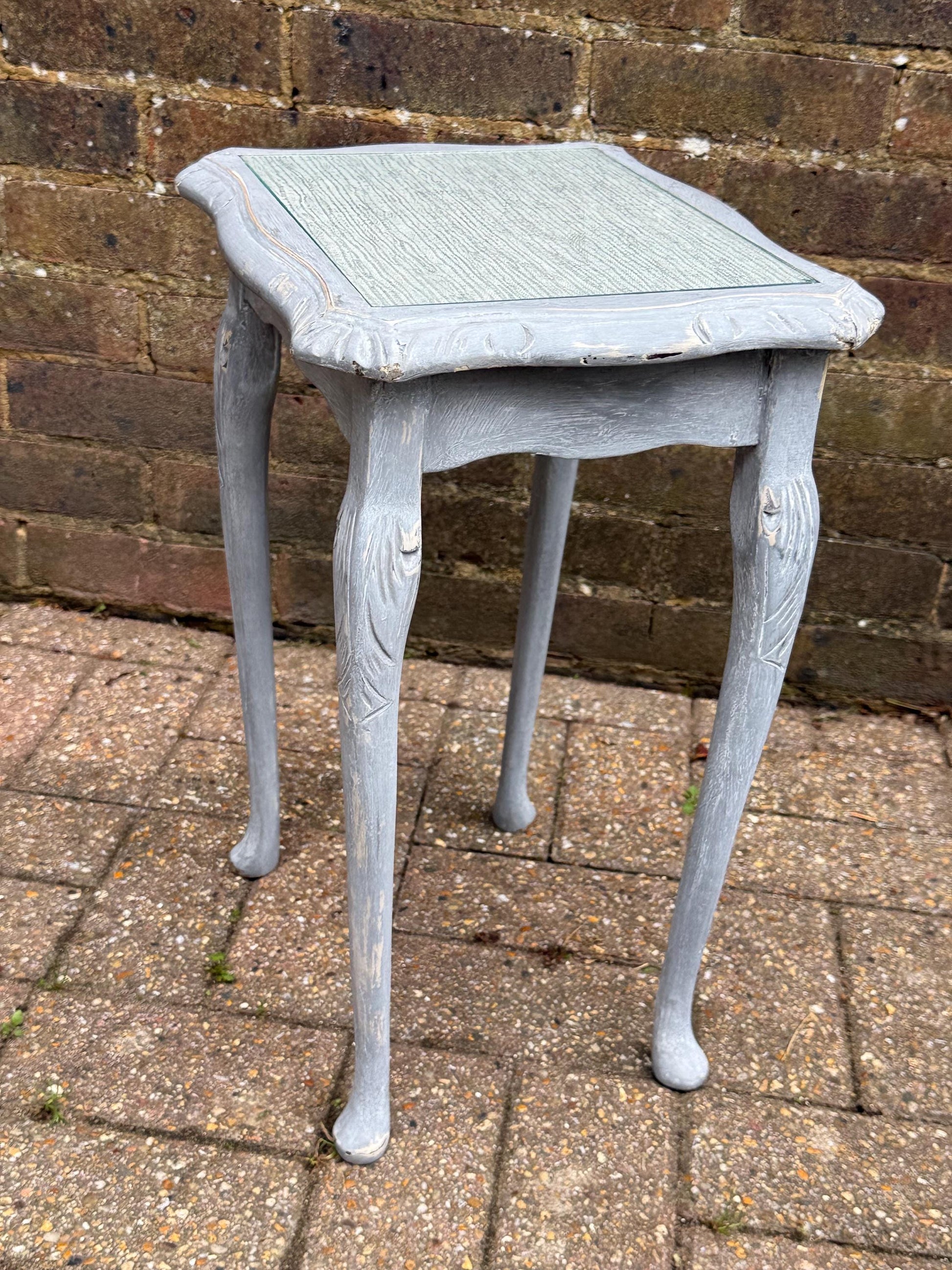 Delightful vintage shabby chic grey painted table - plant stand, lamp table, side table, small table