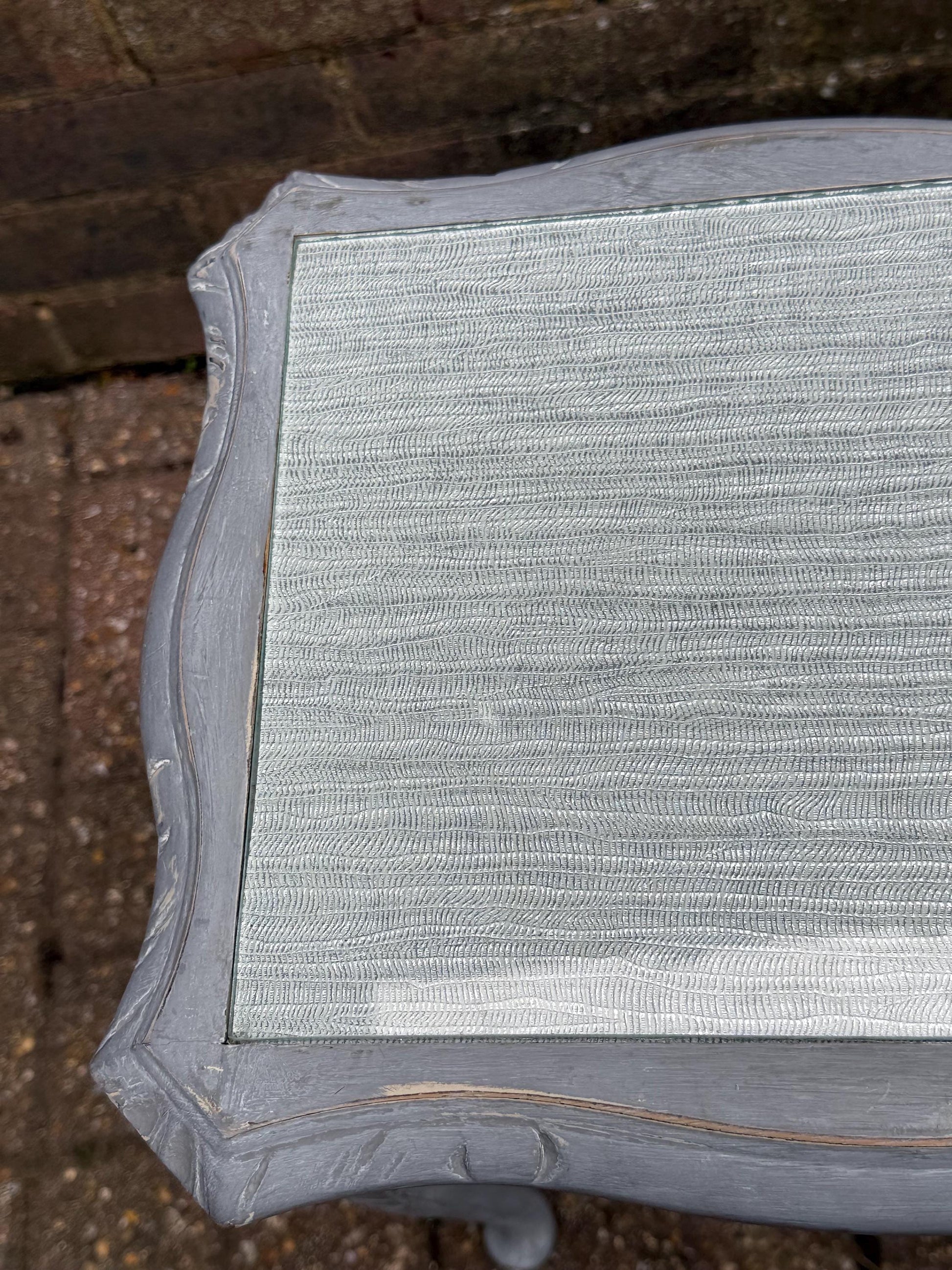 Delightful vintage shabby chic grey painted table - plant stand, lamp table, side table, small table