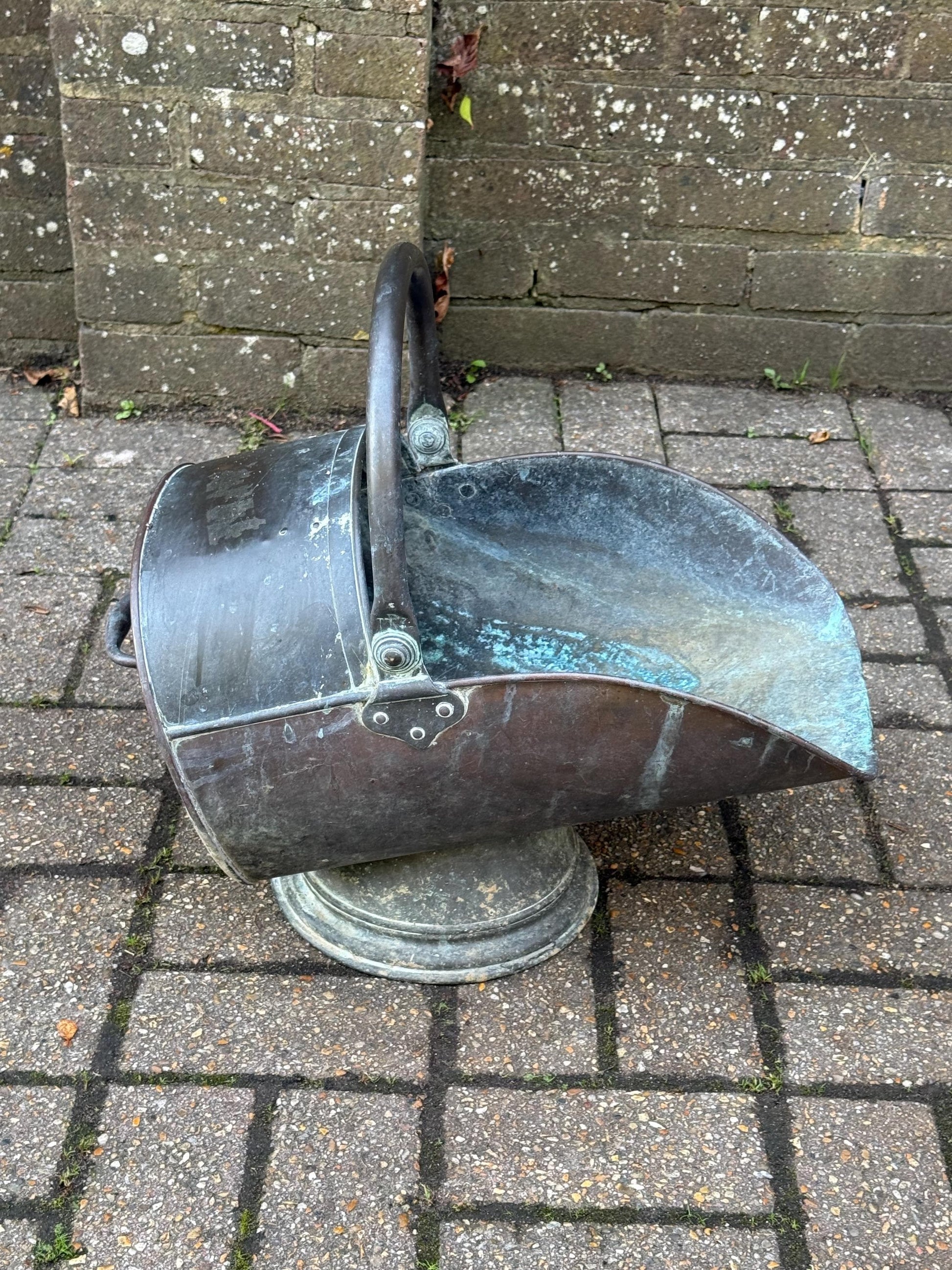 Antique Victorian Copper Coal Scuttle with Brass Handles – 19th Century English Fireside Bucket / Vintage Patinated Copper Planter