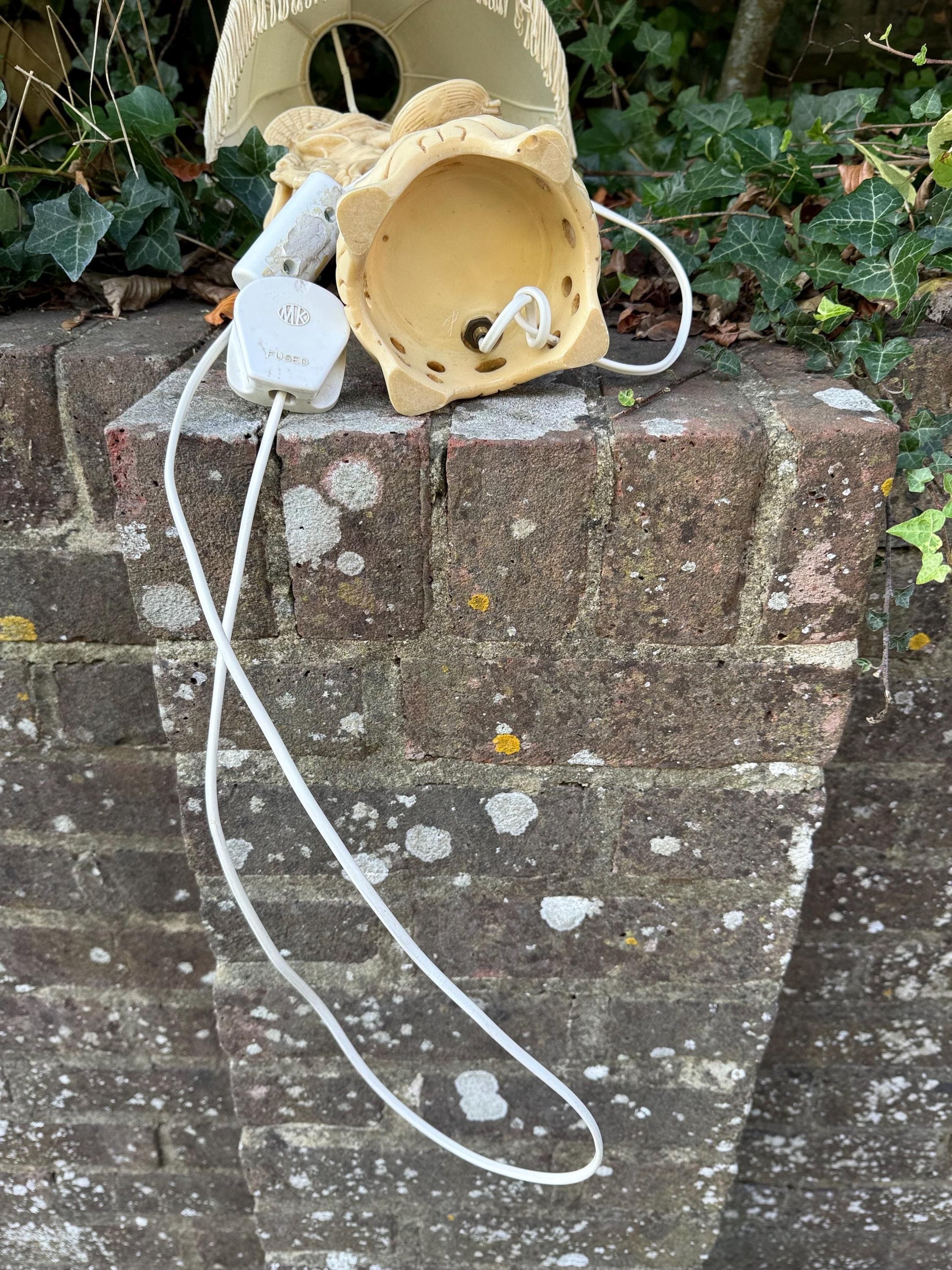 Vintage 1960s Oriental-Style, Oriental Man with baskets of produce, Resin Lamp with Fabric Shade - VGC, working retro lamp, original shade