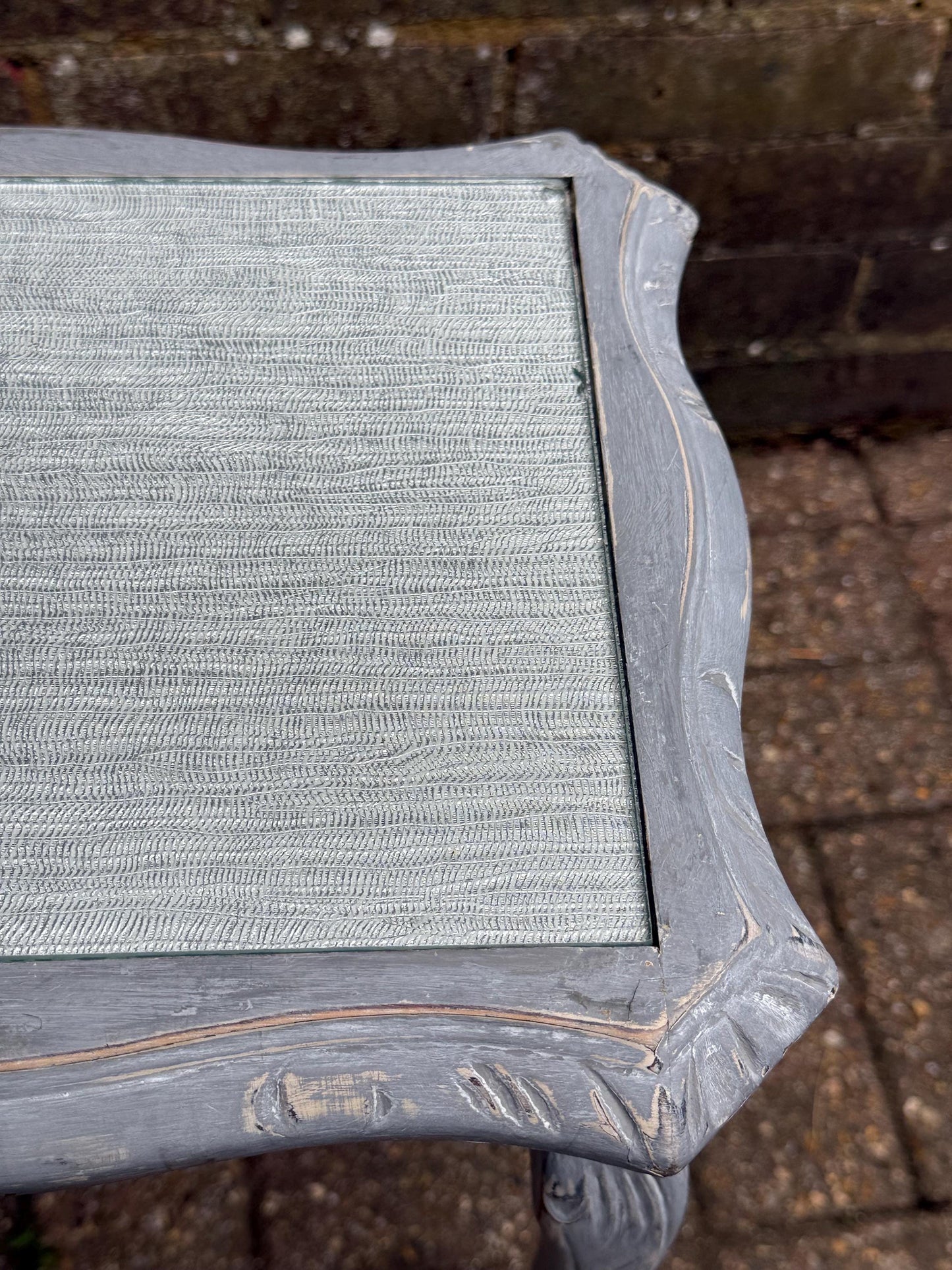 Delightful vintage shabby chic grey painted table - plant stand, lamp table, side table, small table