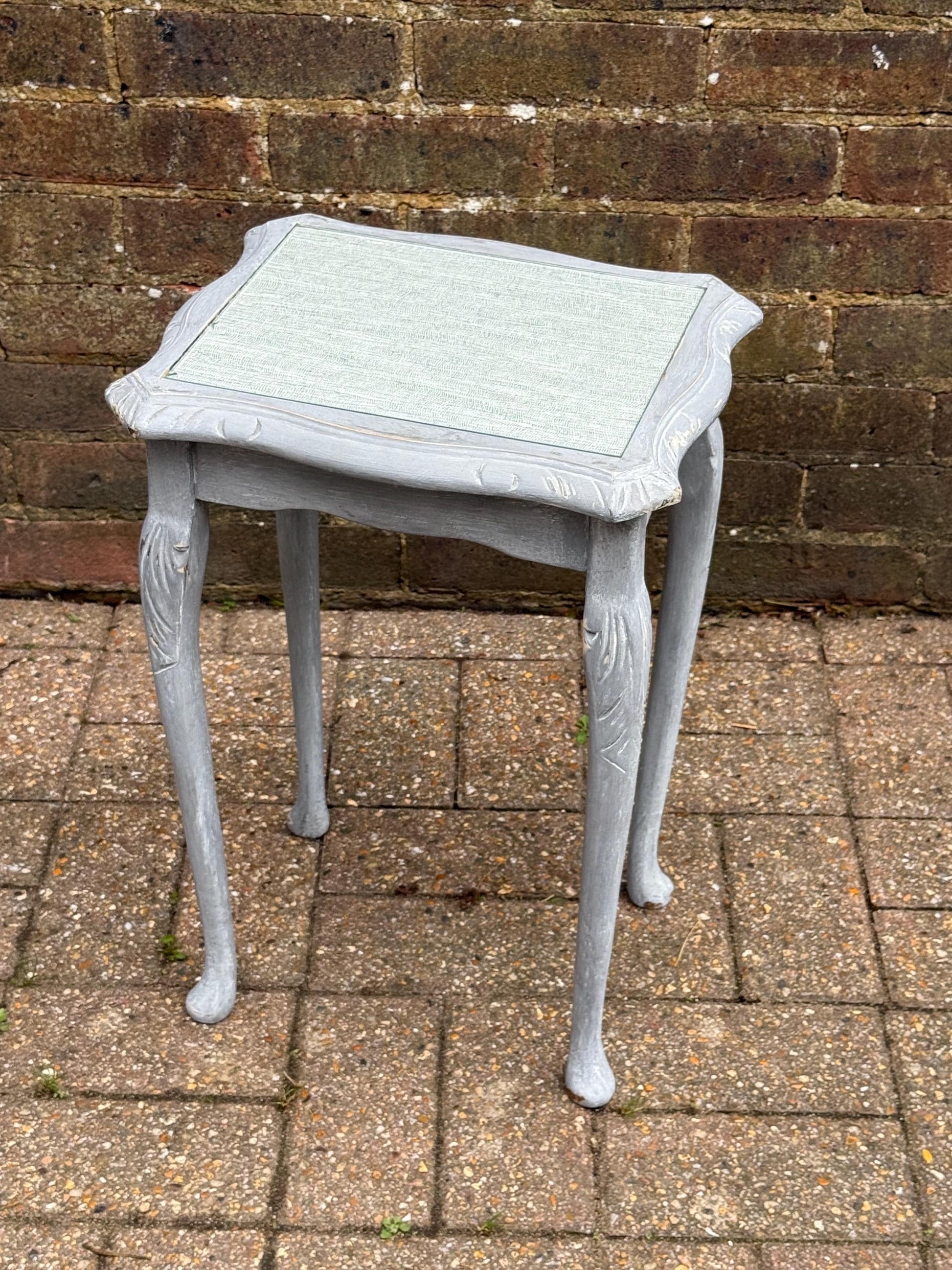 Delightful vintage shabby chic grey painted table - plant stand, lamp table, side table, small table