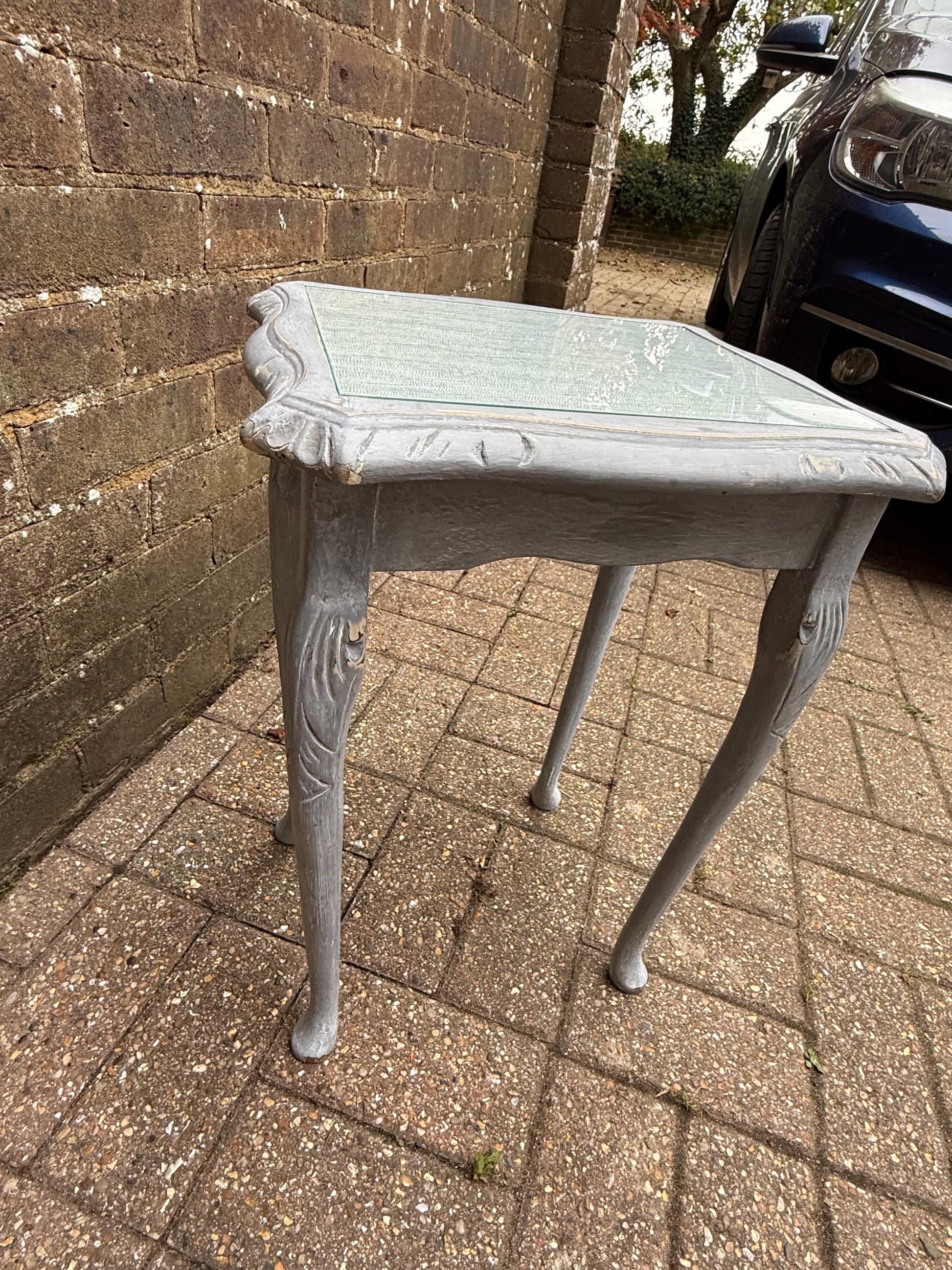 Delightful vintage shabby chic grey painted table - plant stand, lamp table, side table, small table