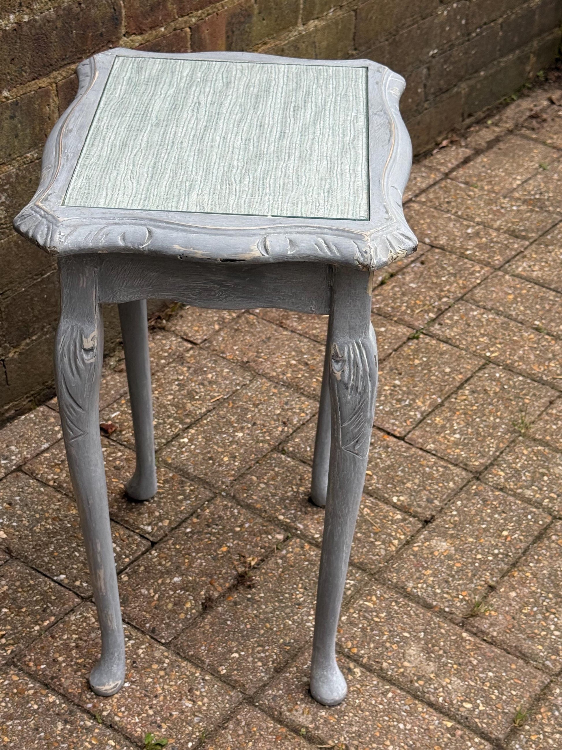 Delightful vintage shabby chic grey painted table - plant stand, lamp table, side table, small table