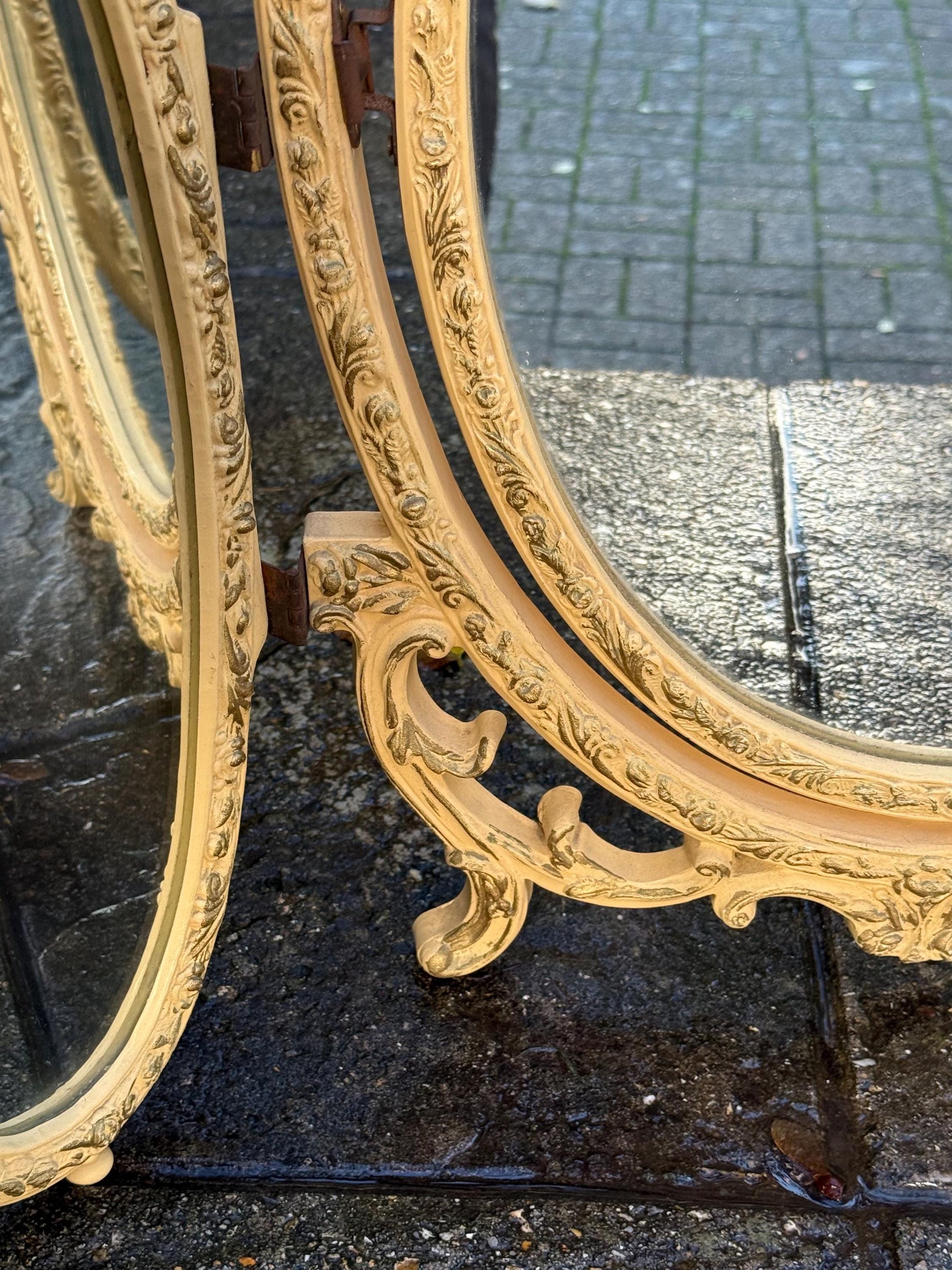 Vintage 1970s Rococo Triple Vanity Mirror, Ornate Dressing Table Mirror, French Style Swivel Oval Mirror Hollywood Regency Decor Retro decor