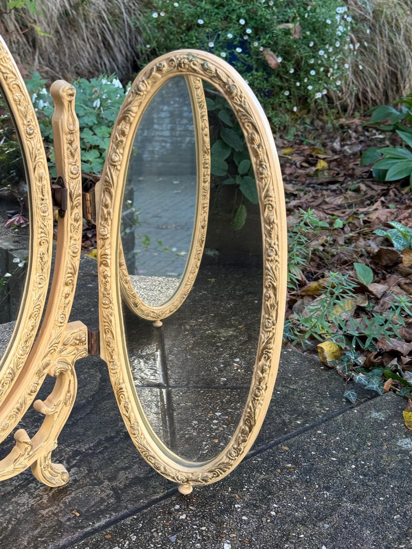 Vintage 1970s Rococo Triple Vanity Mirror, Ornate Dressing Table Mirror, French Style Swivel Oval Mirror Hollywood Regency Decor Retro decor