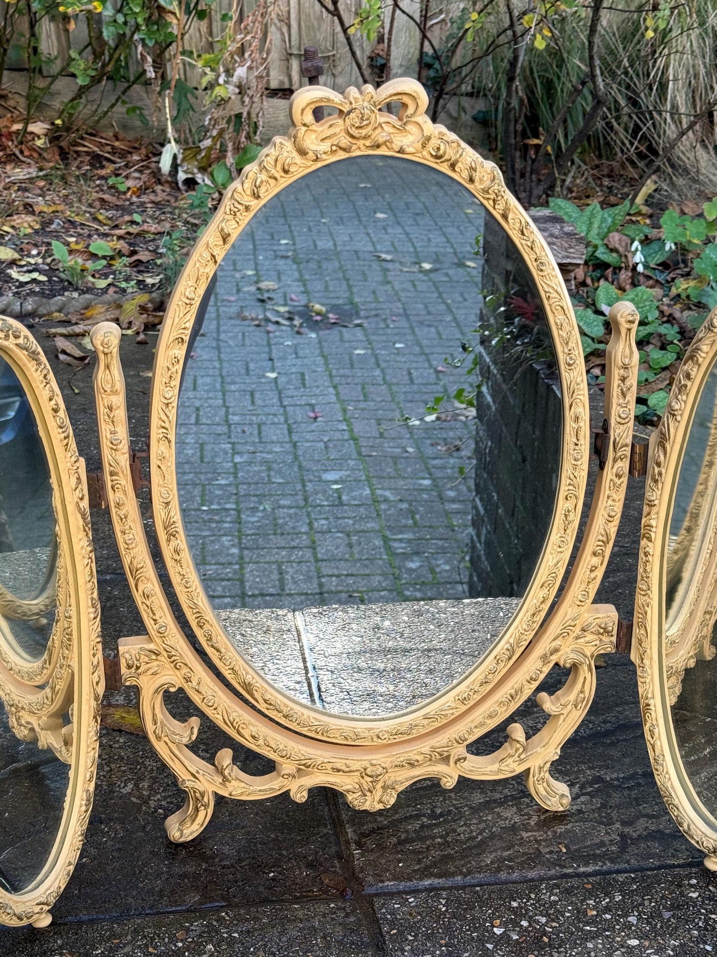 Vintage 1970s Rococo Triple Vanity Mirror, Ornate Dressing Table Mirror, French Style Swivel Oval Mirror Hollywood Regency Decor Retro decor
