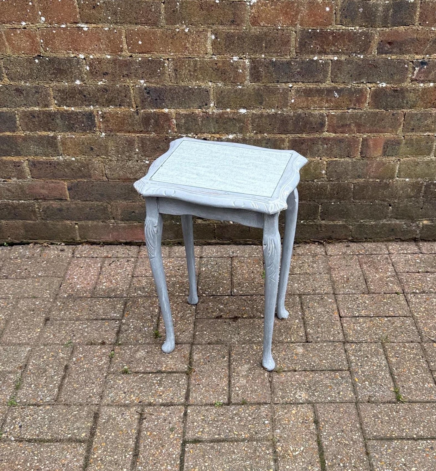 Delightful vintage shabby chic grey painted table - plant stand, lamp table, side table, small table