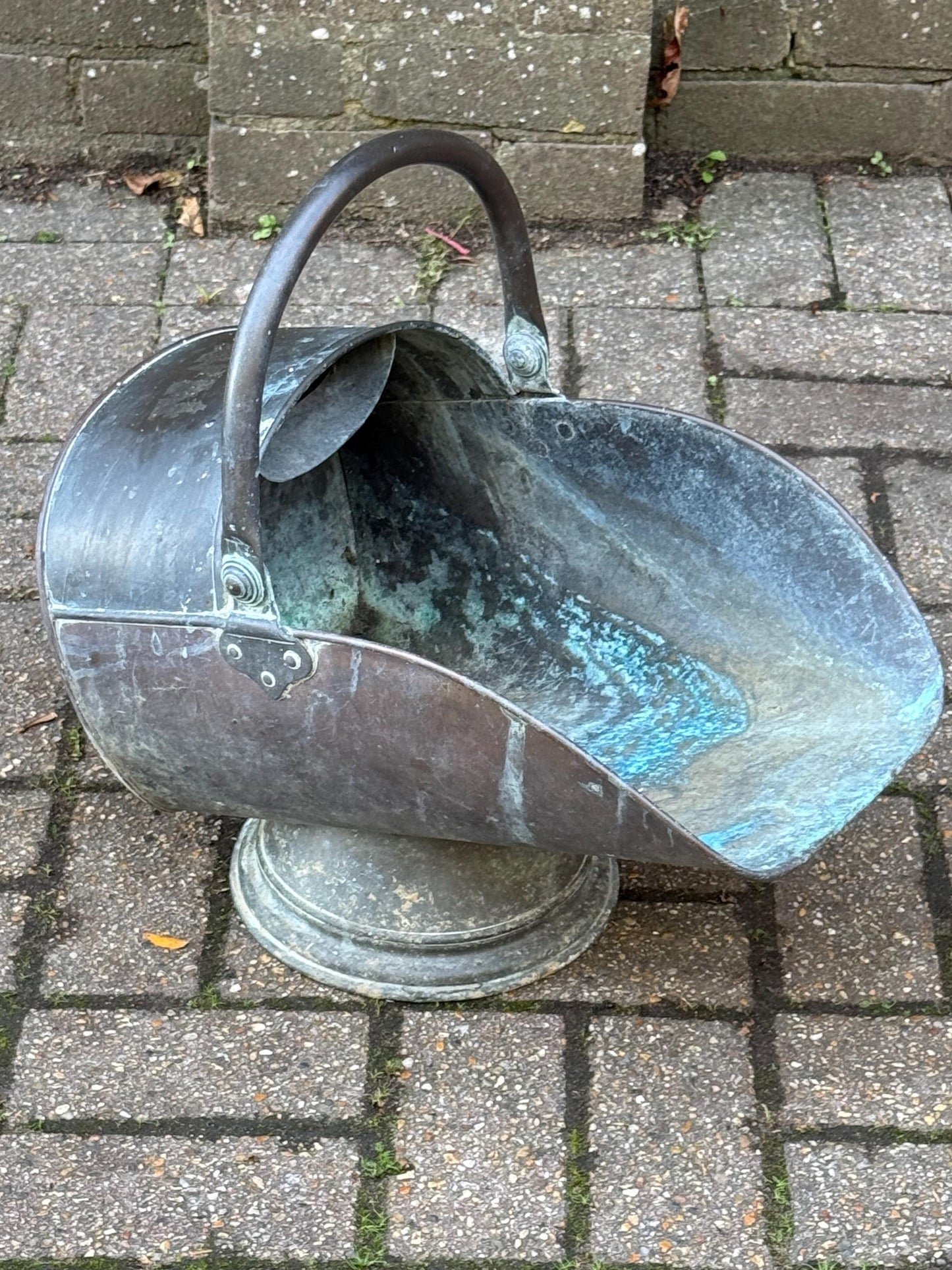 Antique Victorian Copper Coal Scuttle with Brass Handles – 19th Century English Fireside Bucket / Vintage Patinated Copper Planter