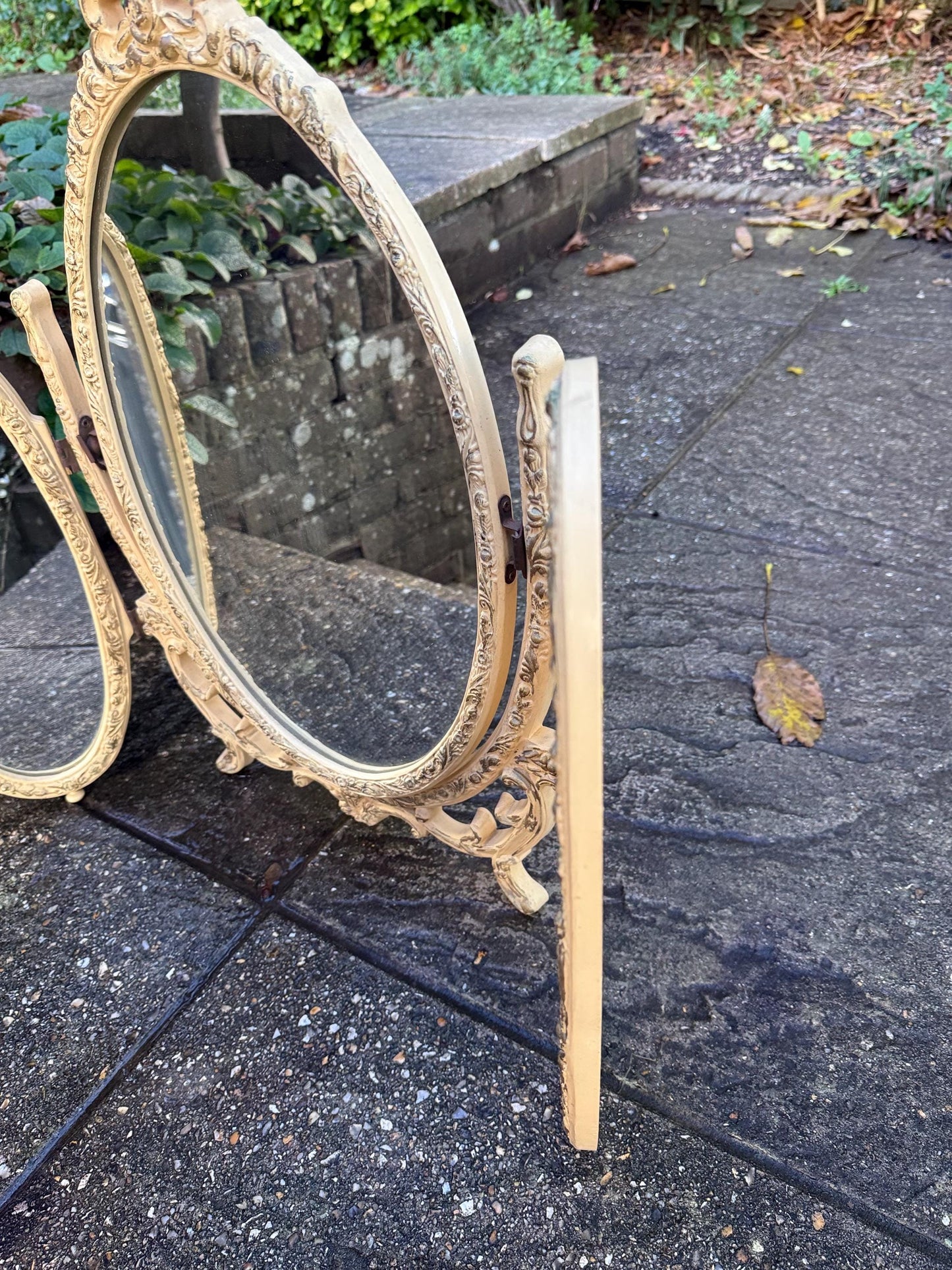 Vintage 1970s Rococo Triple Vanity Mirror, Ornate Dressing Table Mirror, French Style Swivel Oval Mirror Hollywood Regency Decor Retro decor