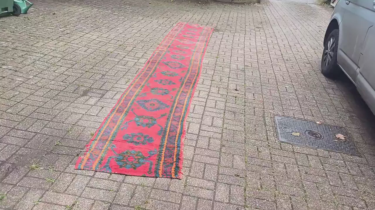 Charming Bohemian Age Worn Early 20th Century Vintage Rug Runner Beautiful Colours Shabby Chic 515 x 70 cm